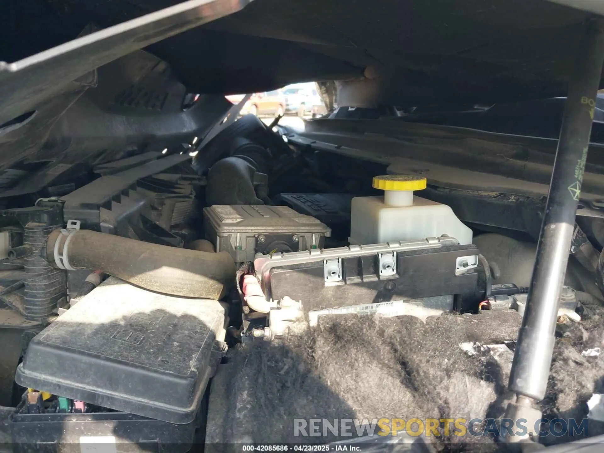 10 Photograph of a damaged car 1C6RREJT6MN647604 RAM 1500 2021