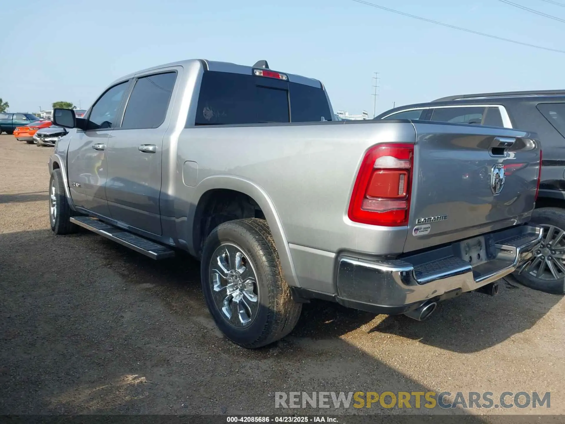 3 Photograph of a damaged car 1C6RREJT6MN647604 RAM 1500 2021