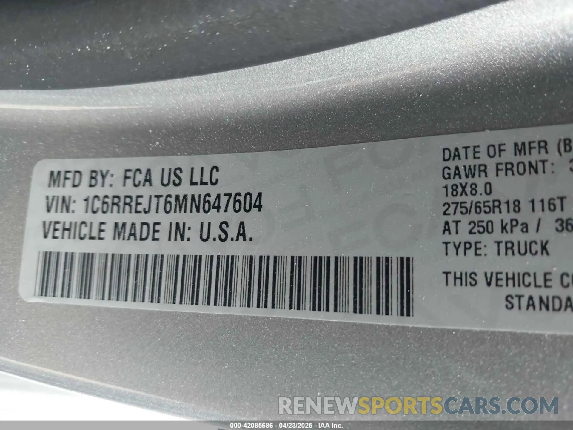 9 Photograph of a damaged car 1C6RREJT6MN647604 RAM 1500 2021