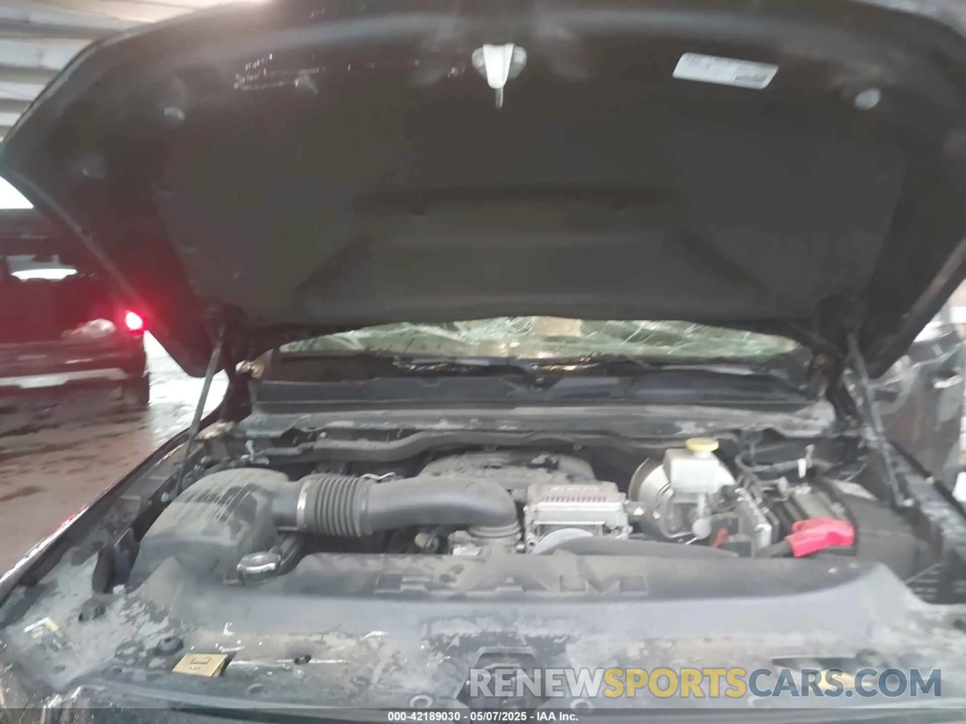 10 Photograph of a damaged car 1C6RREJT6MN768388 RAM 1500 2021
