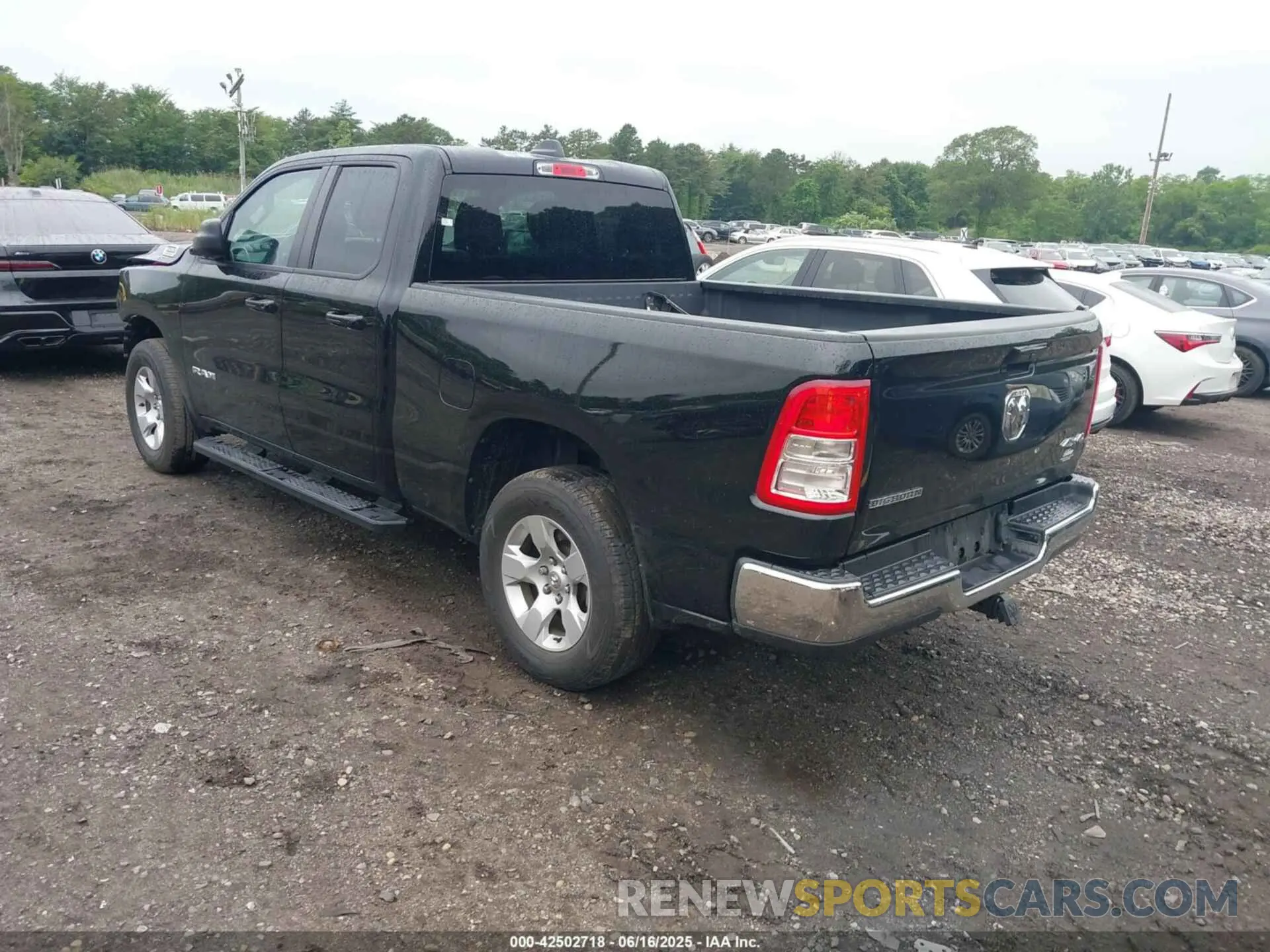 3 Photograph of a damaged car 1C6RRFBG8MN784325 RAM 1500 2021
