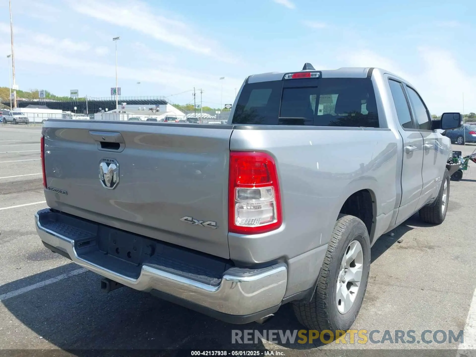 4 Photograph of a damaged car 1C6RRFBG9MN734212 RAM 1500 2021