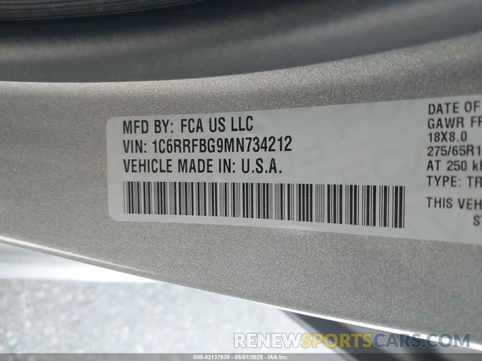 9 Photograph of a damaged car 1C6RRFBG9MN734212 RAM 1500 2021