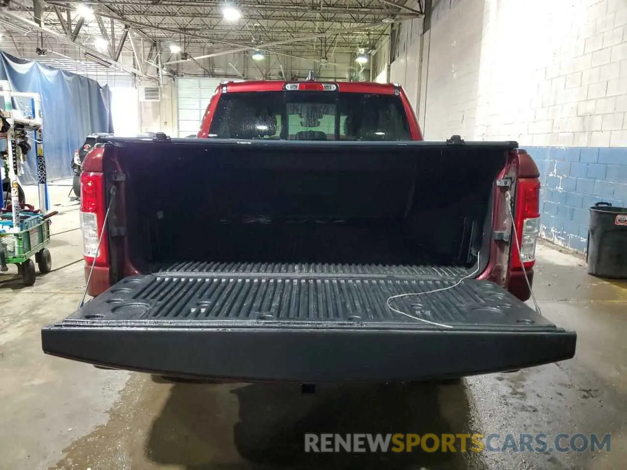 6 Photograph of a damaged car 1C6RRFFG0MN784541 RAM 1500 2021
