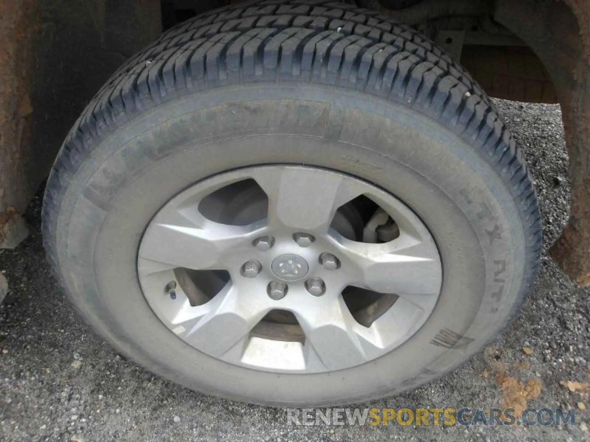 11 Photograph of a damaged car 1C6RRFFG3MN545825 RAM 1500 2021