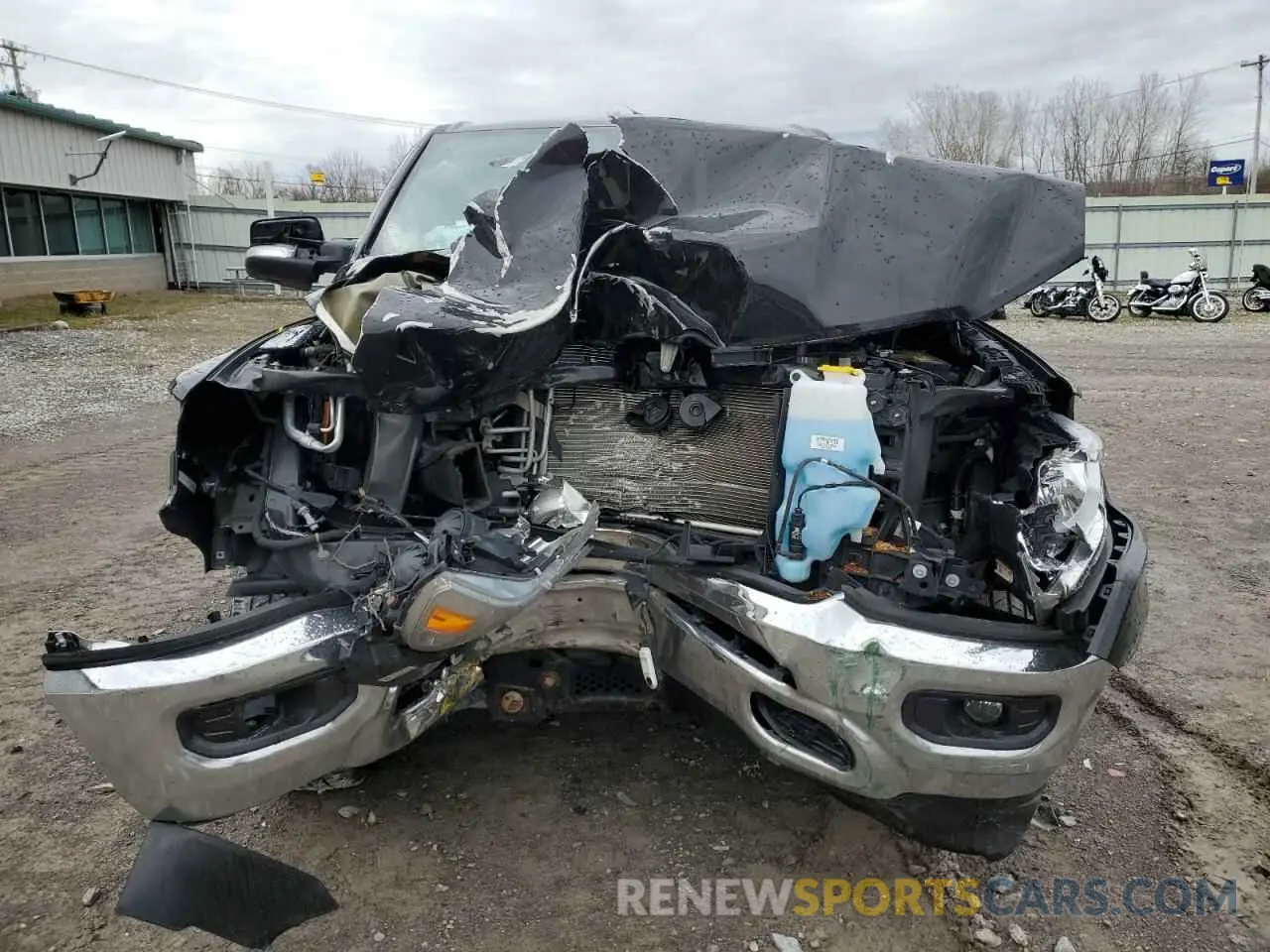 5 Photograph of a damaged car 1C6RRFFG4MN616434 RAM 1500 2021