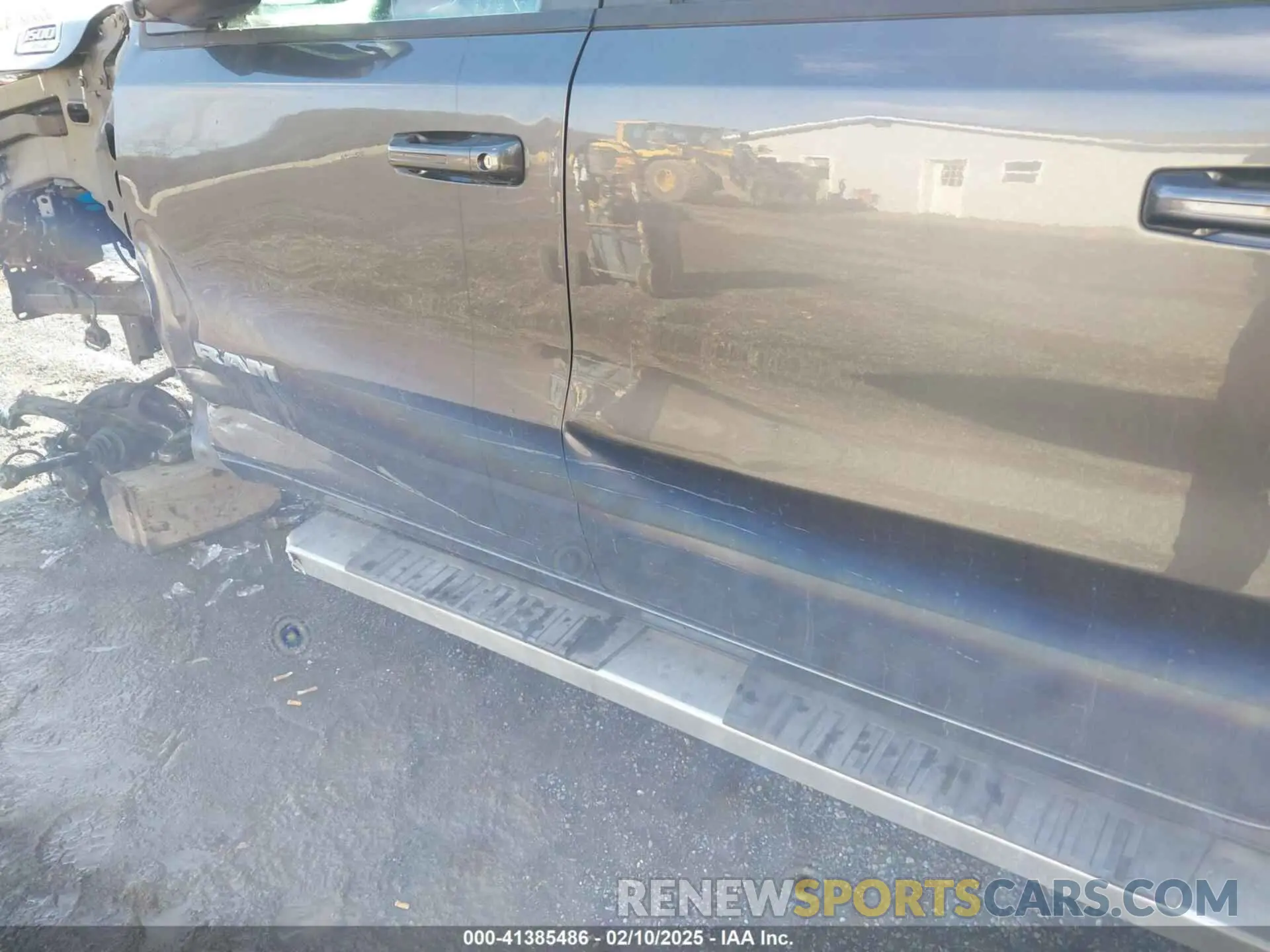 20 Photograph of a damaged car 1C6RRFFGXMN646229 RAM 1500 2021