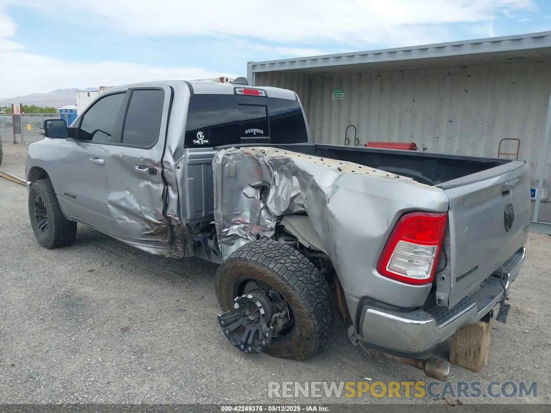 3 Photograph of a damaged car 1C6SRFBT1MN622633 RAM 1500 2021