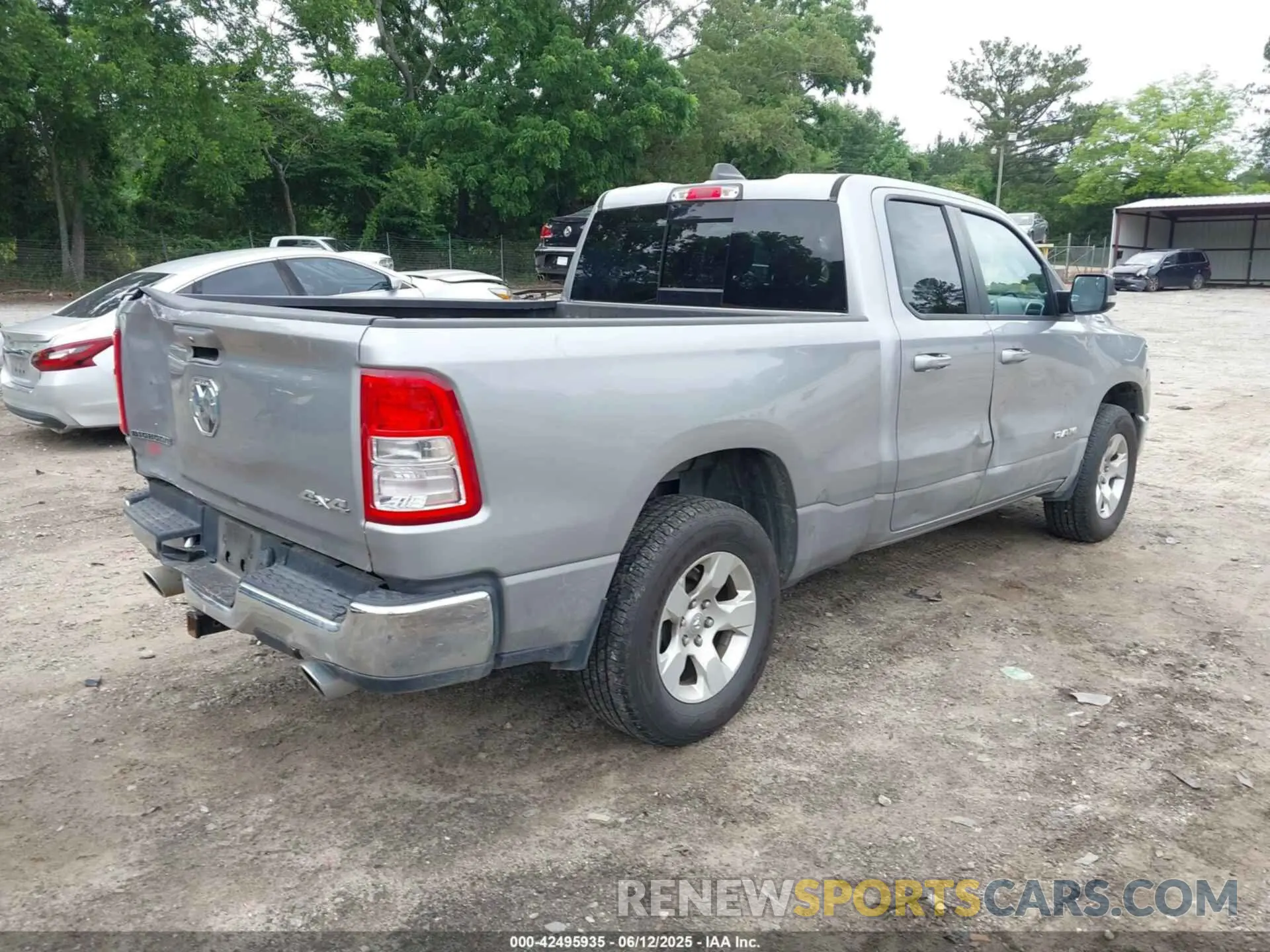 4 Photograph of a damaged car 1C6SRFBT1MN727401 RAM 1500 2021