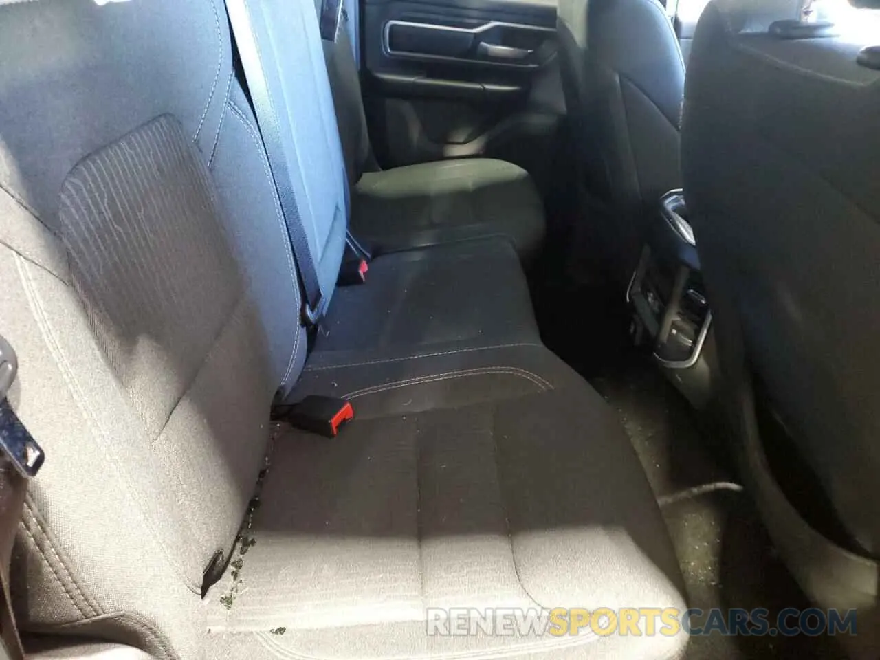 11 Photograph of a damaged car 1C6SRFBT1MN798825 RAM 1500 2021