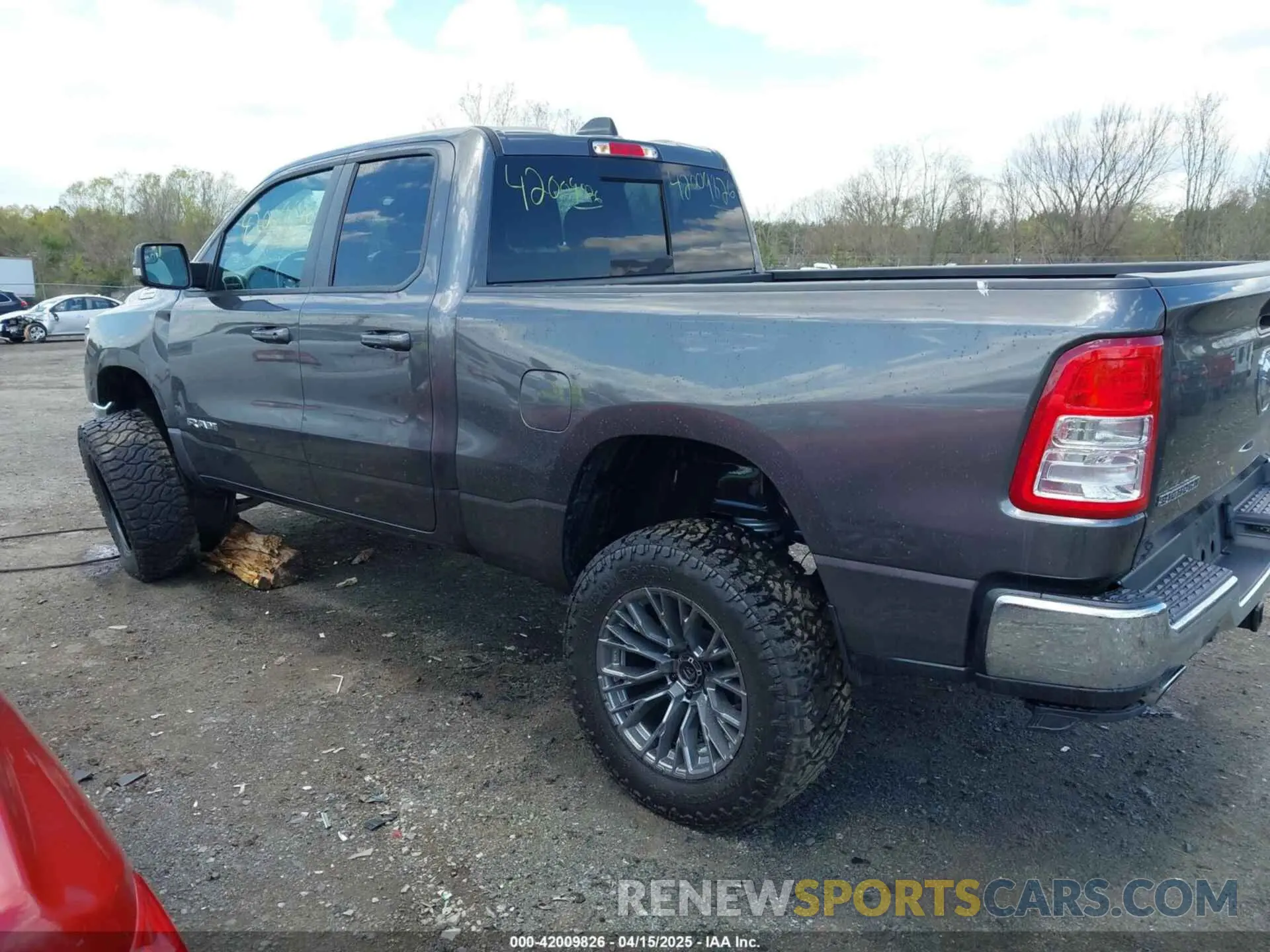 14 Photograph of a damaged car 1C6SRFBT2MN732087 RAM 1500 2021