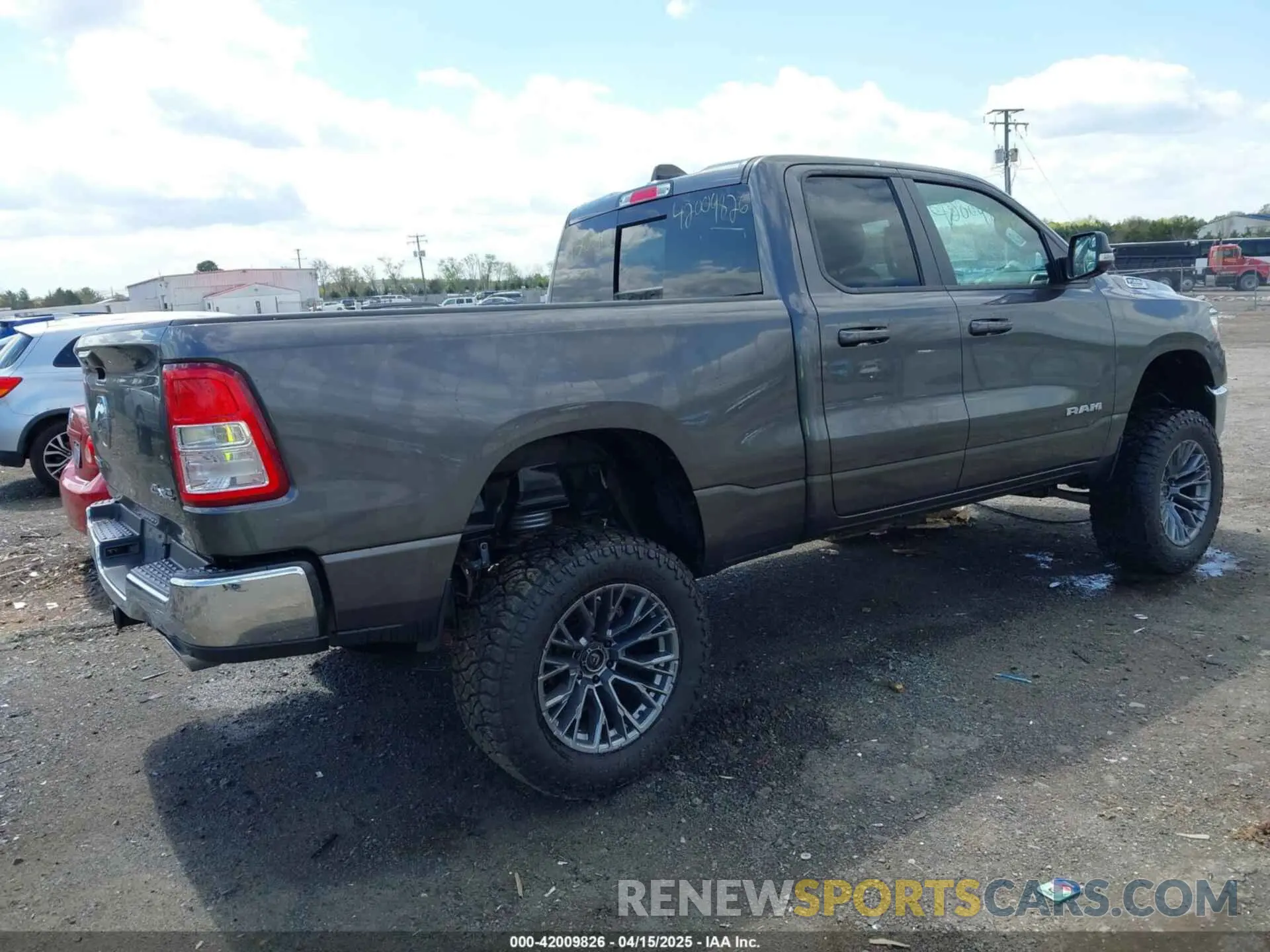 4 Photograph of a damaged car 1C6SRFBT2MN732087 RAM 1500 2021
