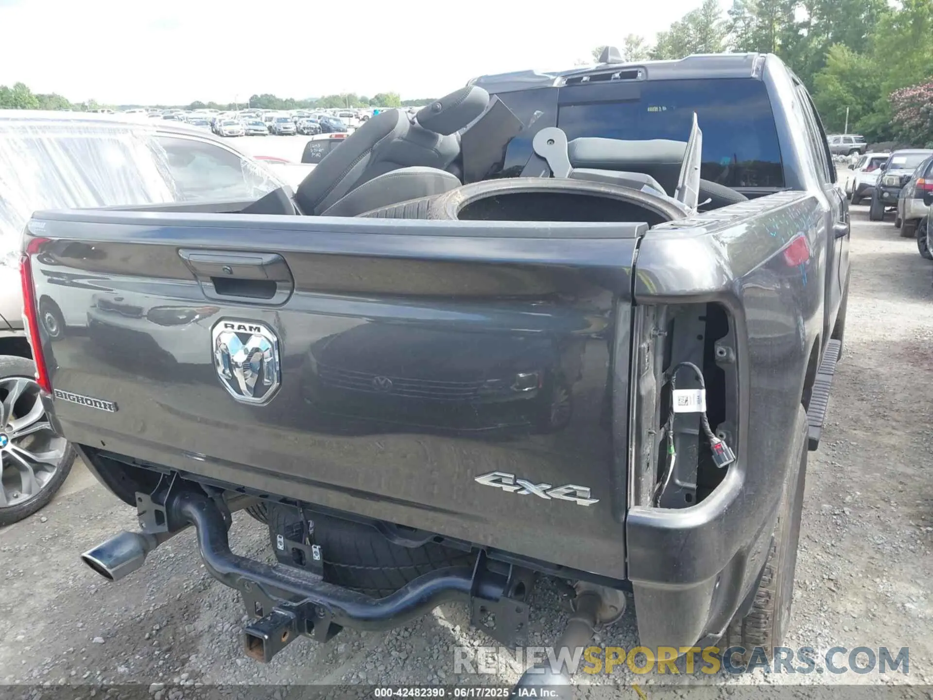 20 Photograph of a damaged car 1C6SRFBT3MN760917 RAM 1500 2021