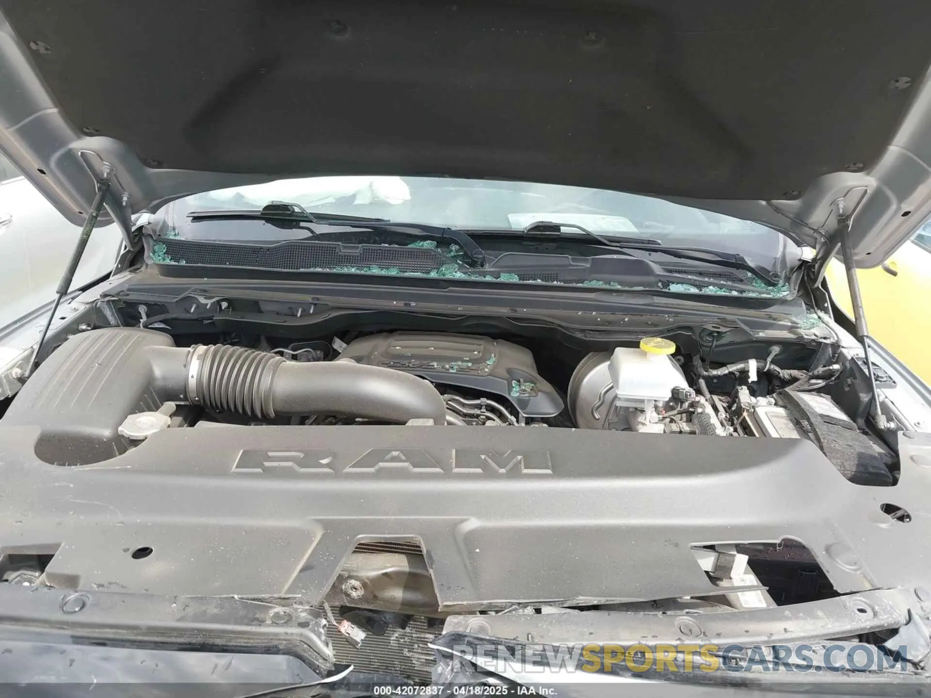 10 Photograph of a damaged car 1C6SRFBT4MN780402 RAM 1500 2021