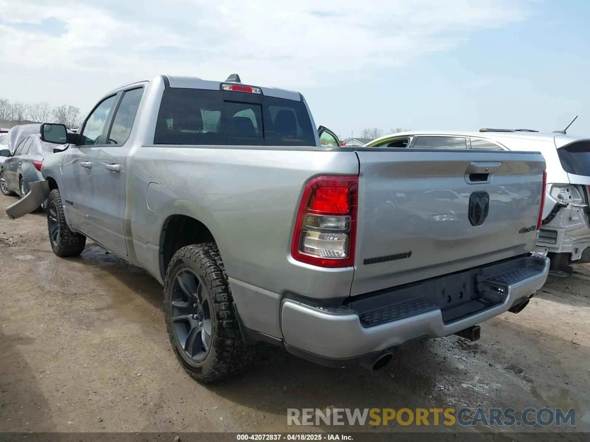3 Photograph of a damaged car 1C6SRFBT4MN780402 RAM 1500 2021