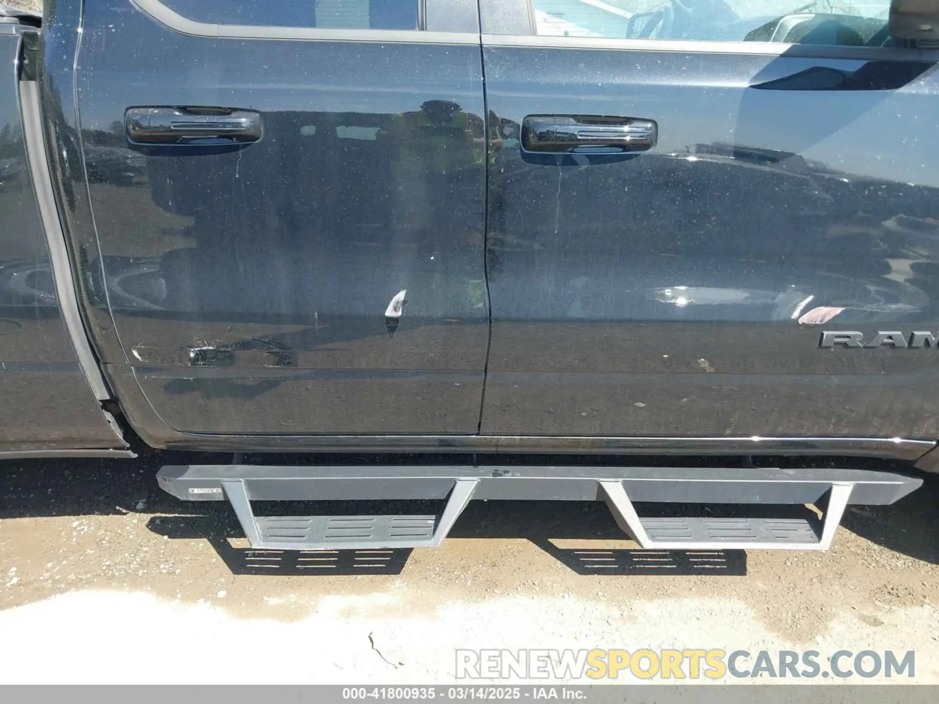 19 Photograph of a damaged car 1C6SRFBT4MN814080 RAM 1500 2021