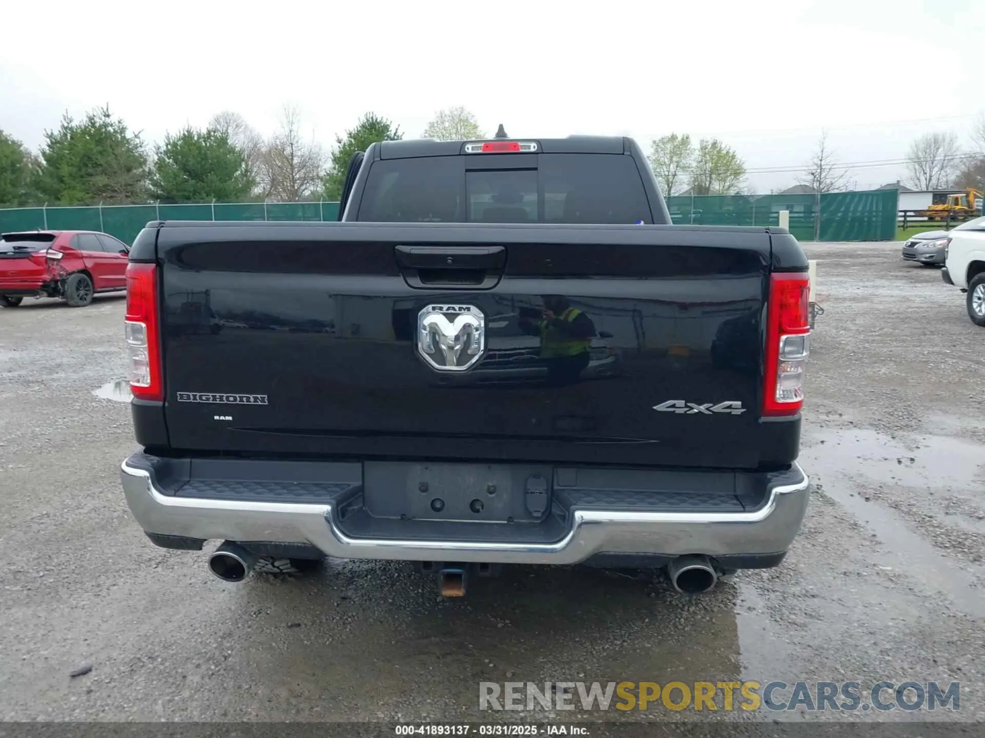 16 Photograph of a damaged car 1C6SRFBT5MN720595 RAM 1500 2021