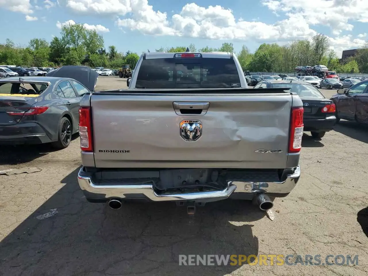6 Photograph of a damaged car 1C6SRFBT7MN582493 RAM 1500 2021