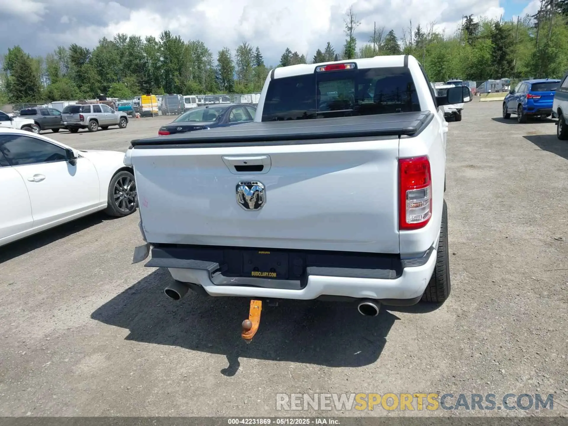 16 Photograph of a damaged car 1C6SRFBT7MN742131 RAM 1500 2021