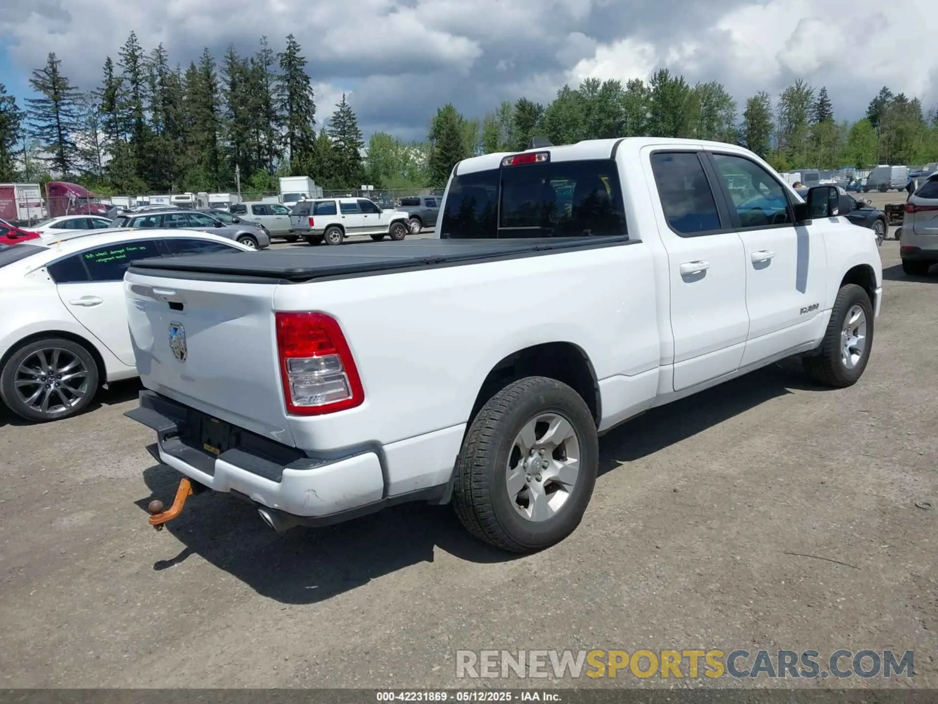 4 Photograph of a damaged car 1C6SRFBT7MN742131 RAM 1500 2021