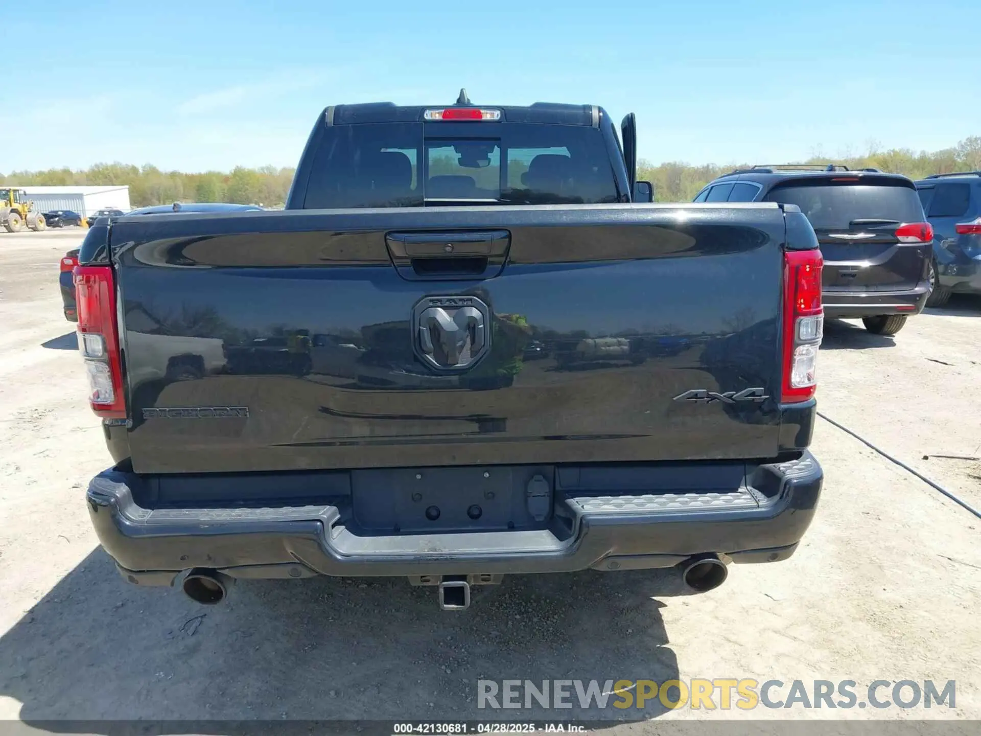 16 Photograph of a damaged car 1C6SRFBT8MN728741 RAM 1500 2021