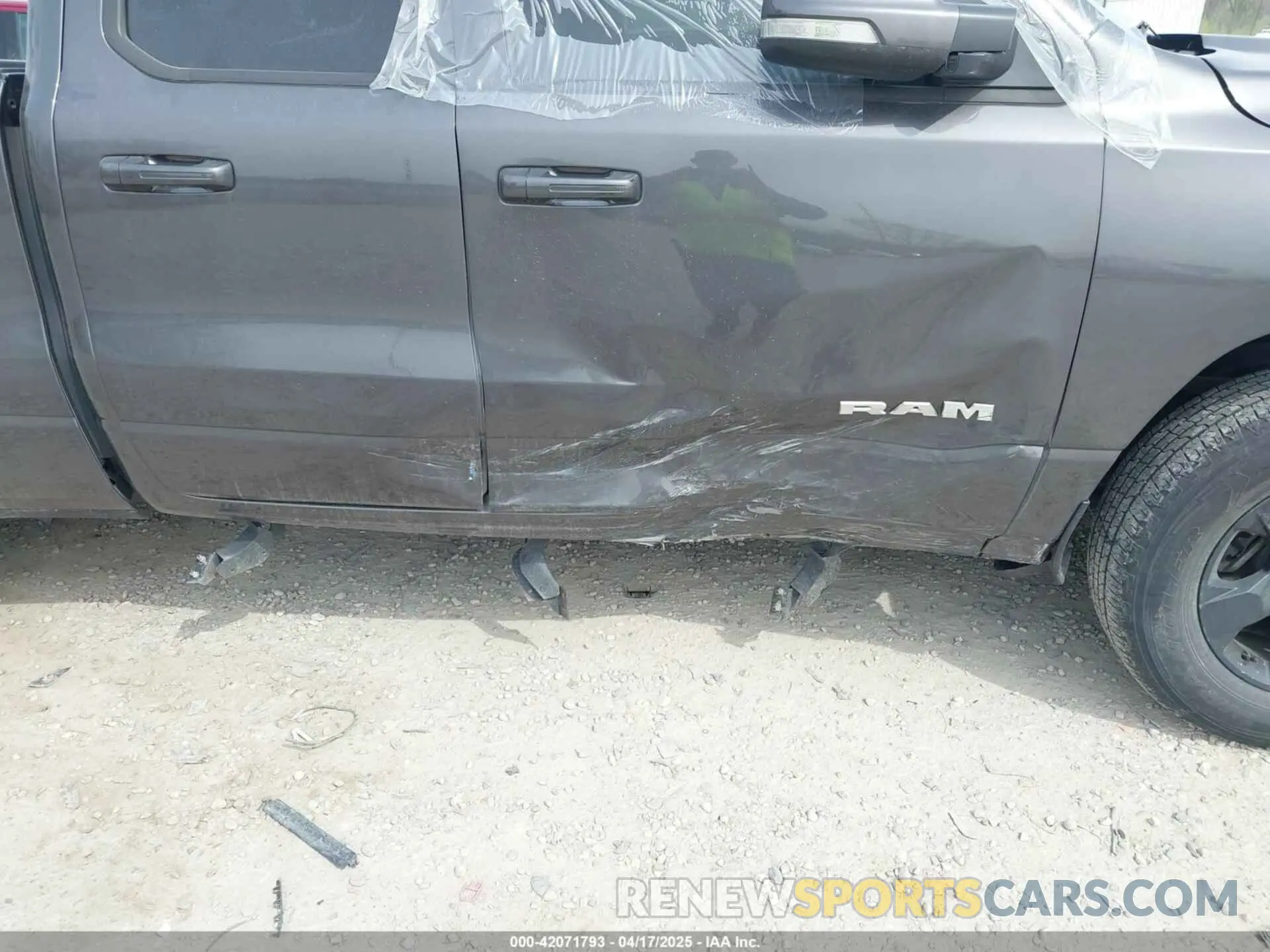 6 Photograph of a damaged car 1C6SRFBT9MN806038 RAM 1500 2021