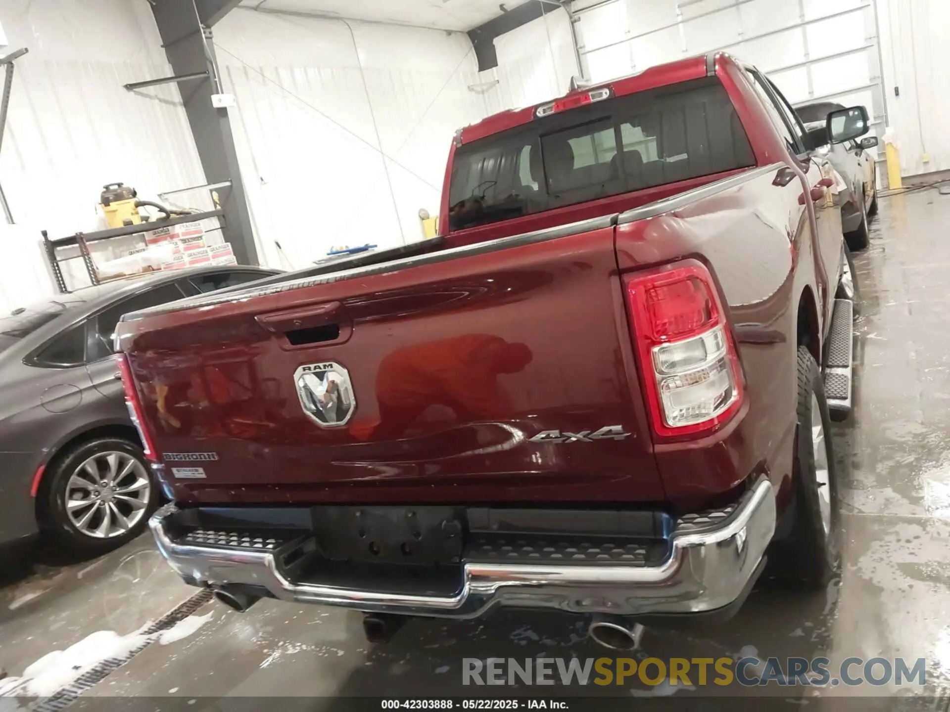 17 Photograph of a damaged car 1C6SRFBTXMN732628 RAM 1500 2021
