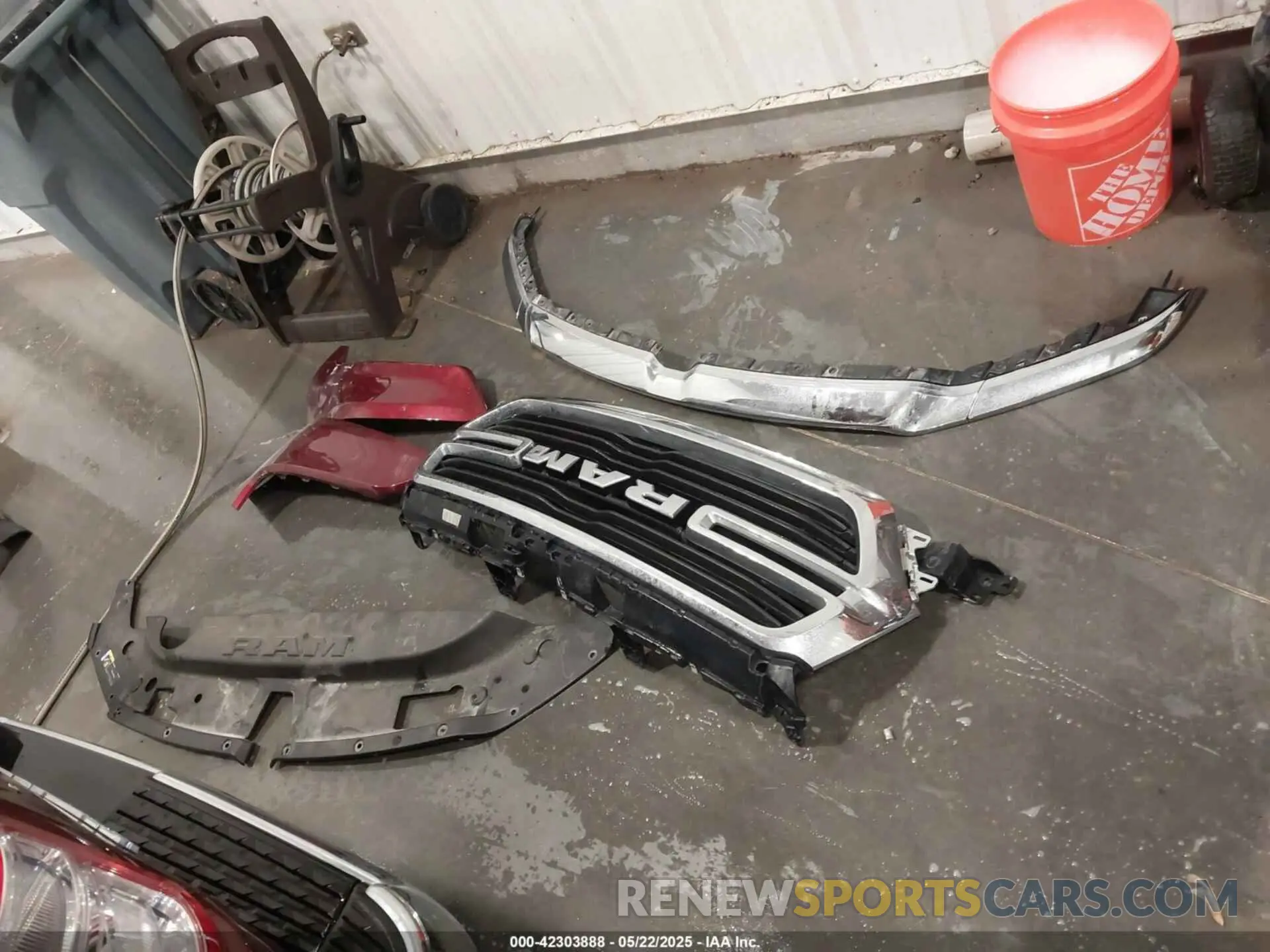 19 Photograph of a damaged car 1C6SRFBTXMN732628 RAM 1500 2021