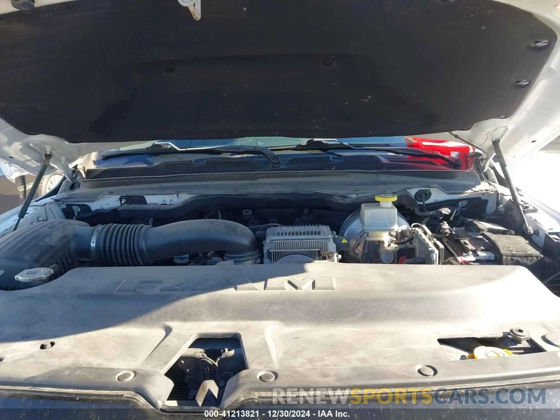 10 Photograph of a damaged car 1C6SRFFT1MN509467 RAM 1500 2021
