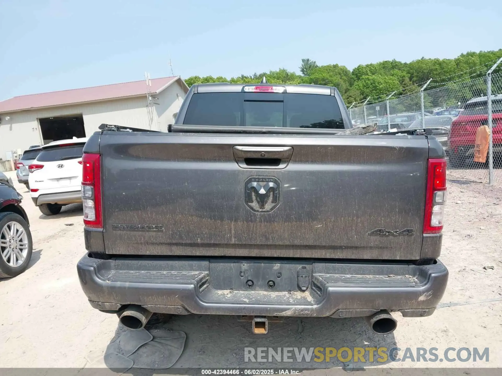 16 Photograph of a damaged car 1C6SRFFT1MN554666 RAM 1500 2021