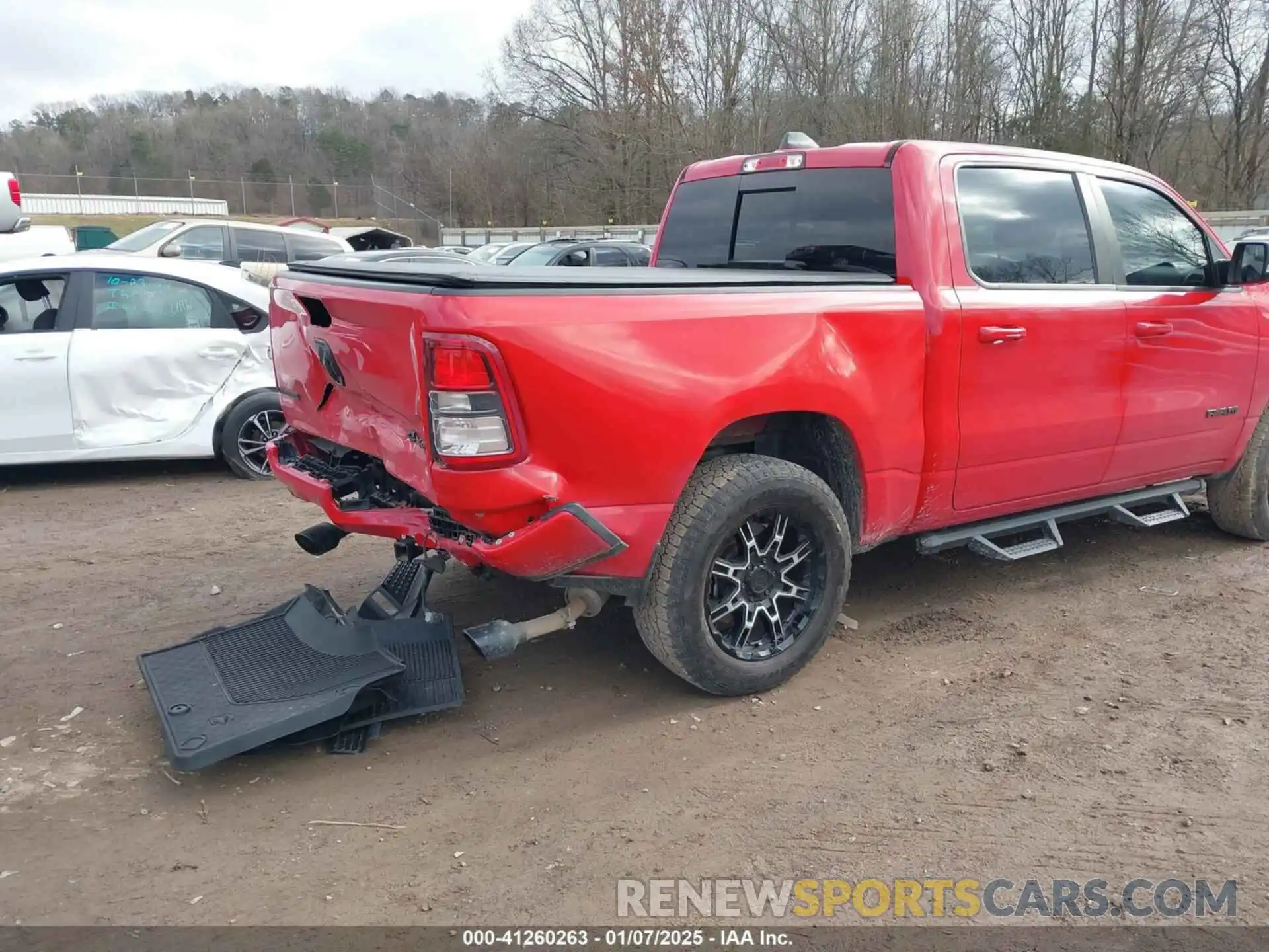 4 Photograph of a damaged car 1C6SRFFT1MN586470 RAM 1500 2021