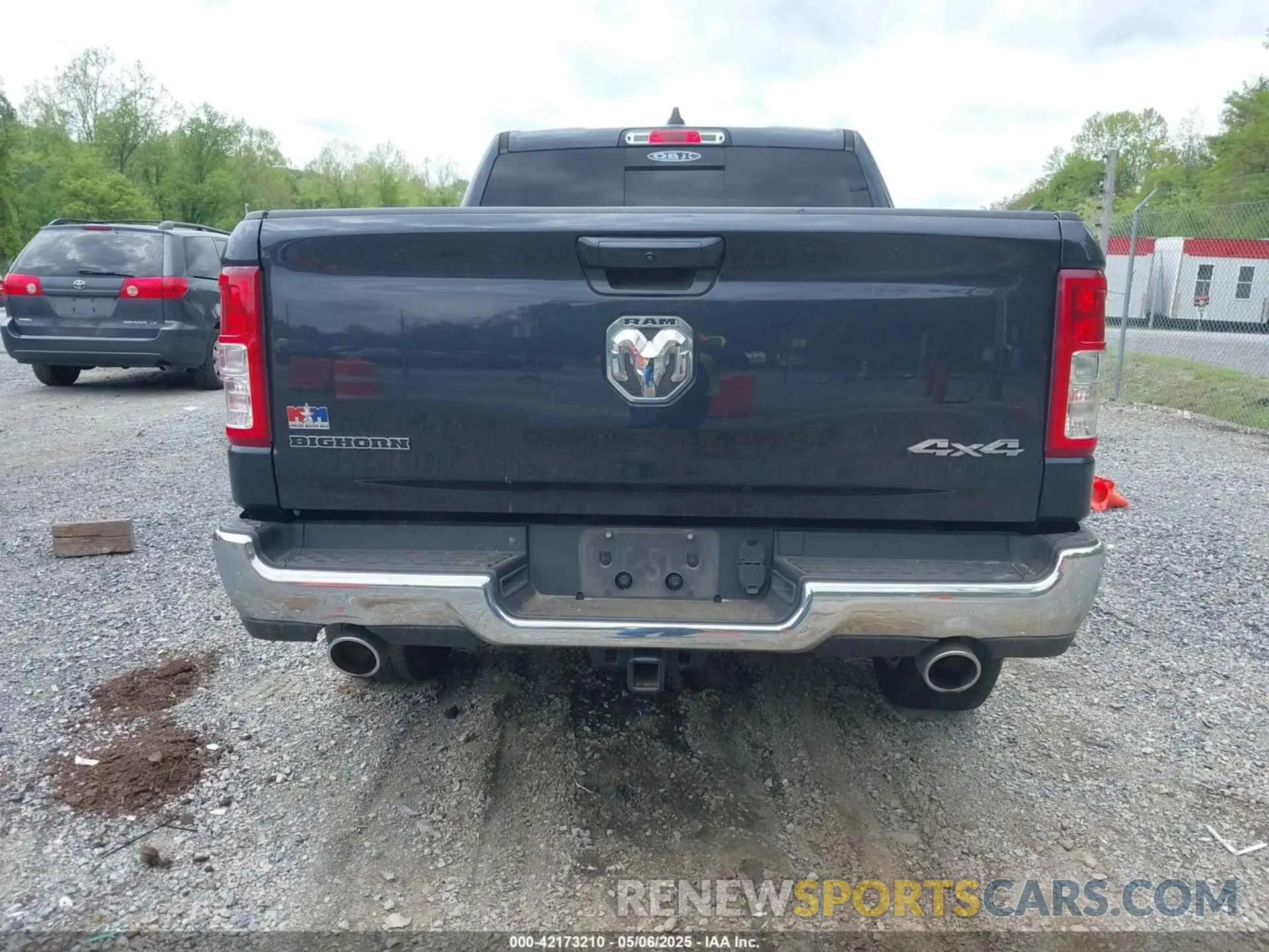 16 Photograph of a damaged car 1C6SRFFT1MN647851 RAM 1500 2021