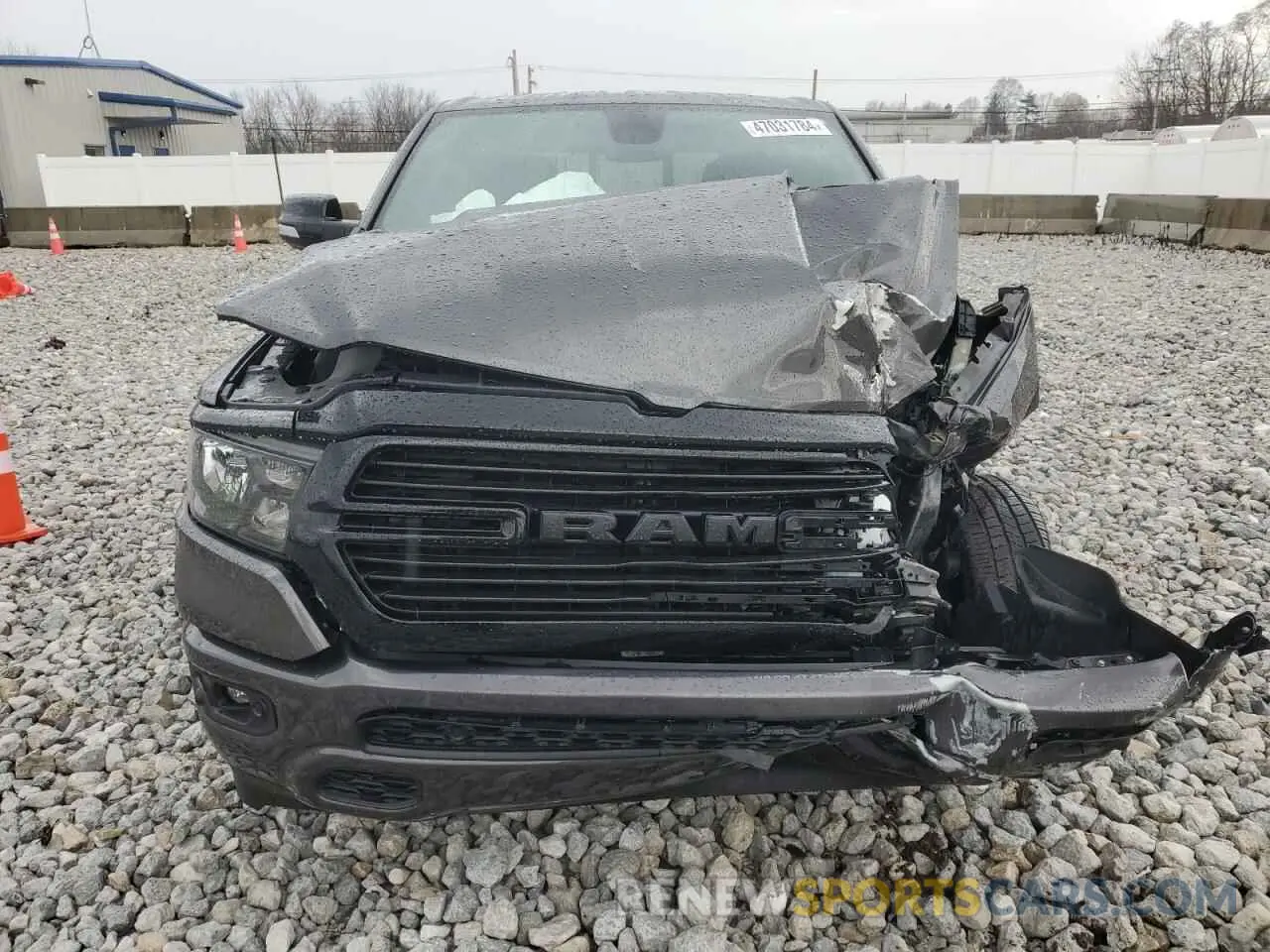 5 Photograph of a damaged car 1C6SRFFT1MN673978 RAM 1500 2021