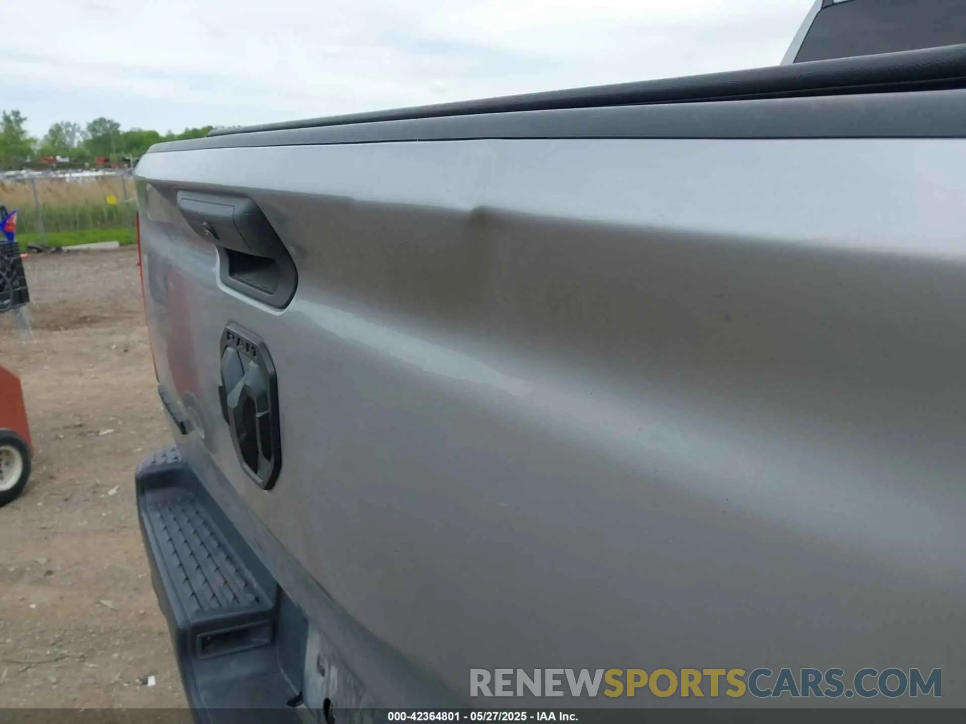 17 Photograph of a damaged car 1C6SRFFT2MN597123 RAM 1500 2021