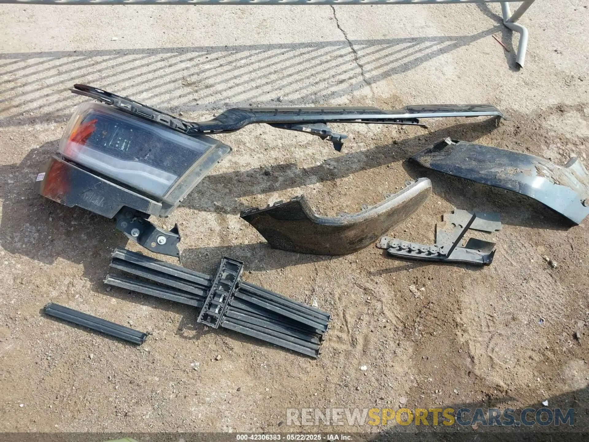 12 Photograph of a damaged car 1C6SRFFT3MN521300 RAM 1500 2021