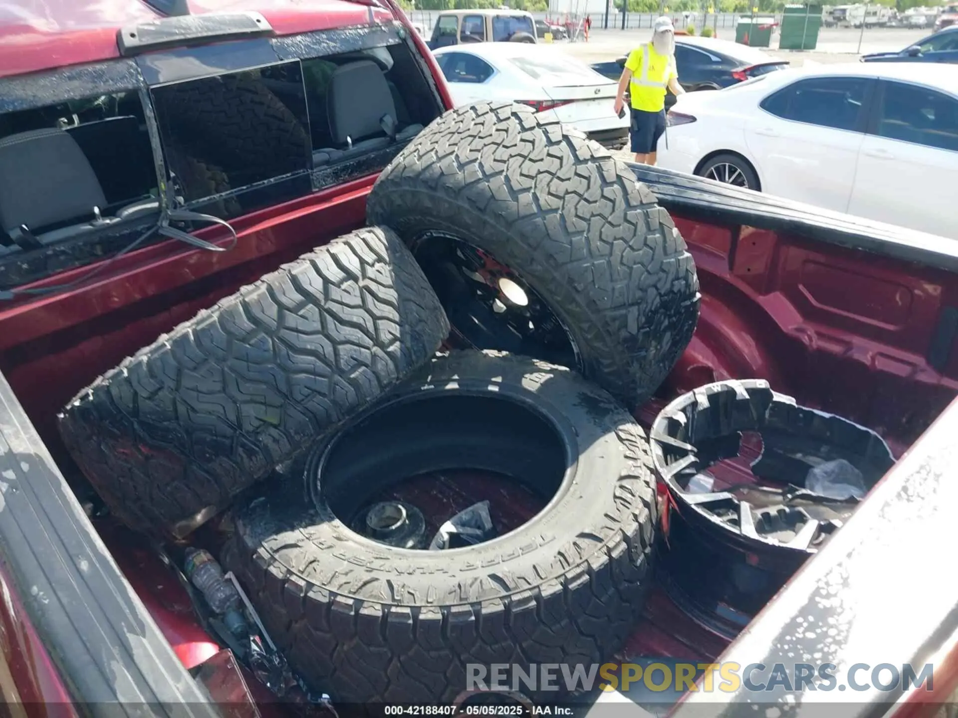 11 Photograph of a damaged car 1C6SRFFT4MN808354 RAM 1500 2021