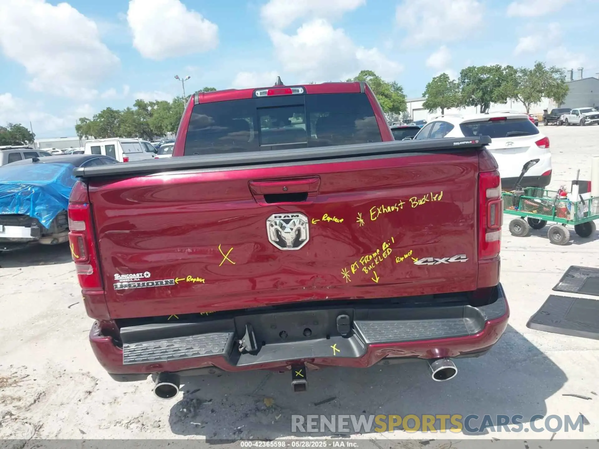 16 Photograph of a damaged car 1C6SRFFT6MN533571 RAM 1500 2021
