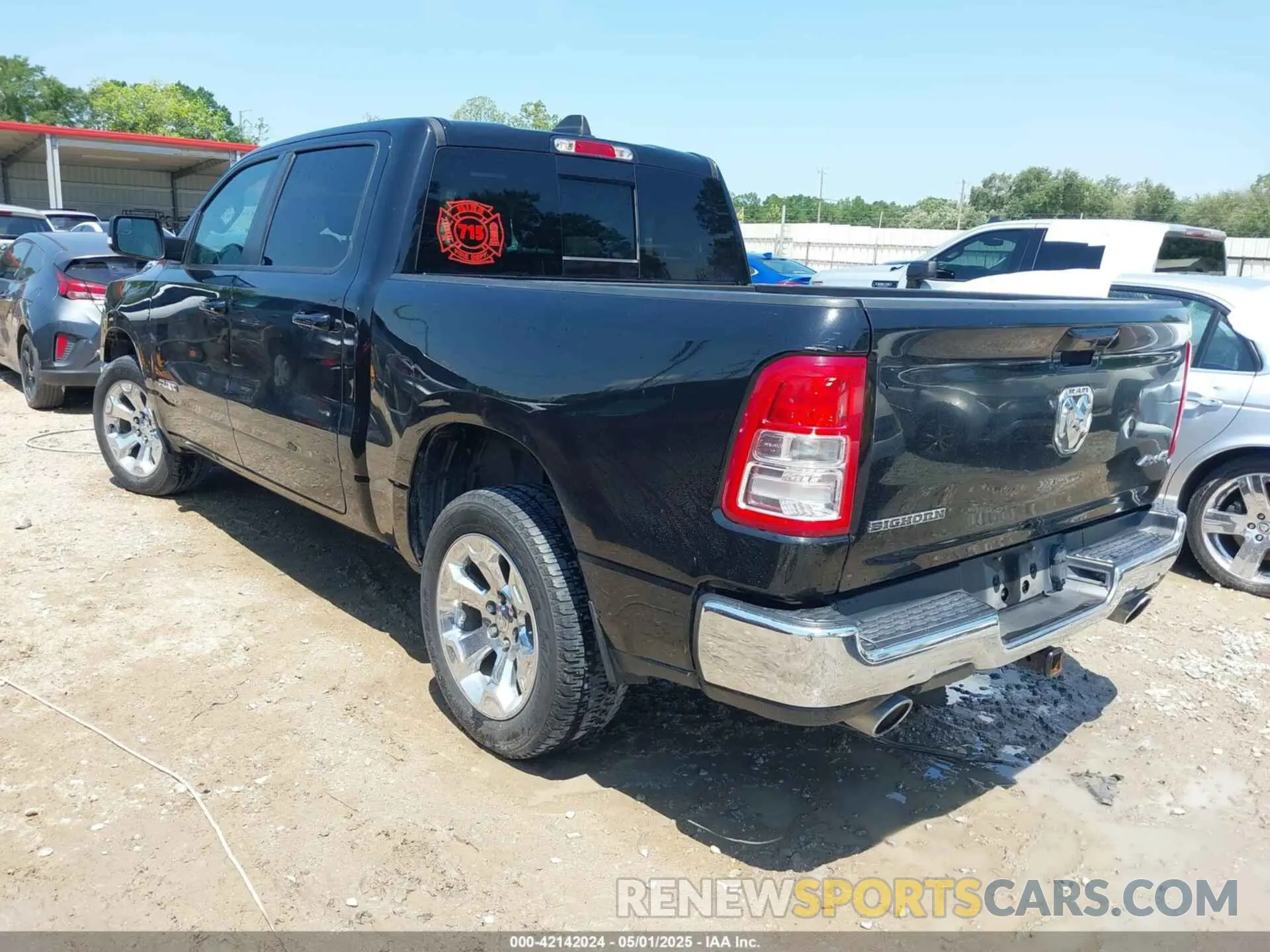 3 Photograph of a damaged car 1C6SRFFT6MN565064 RAM 1500 2021