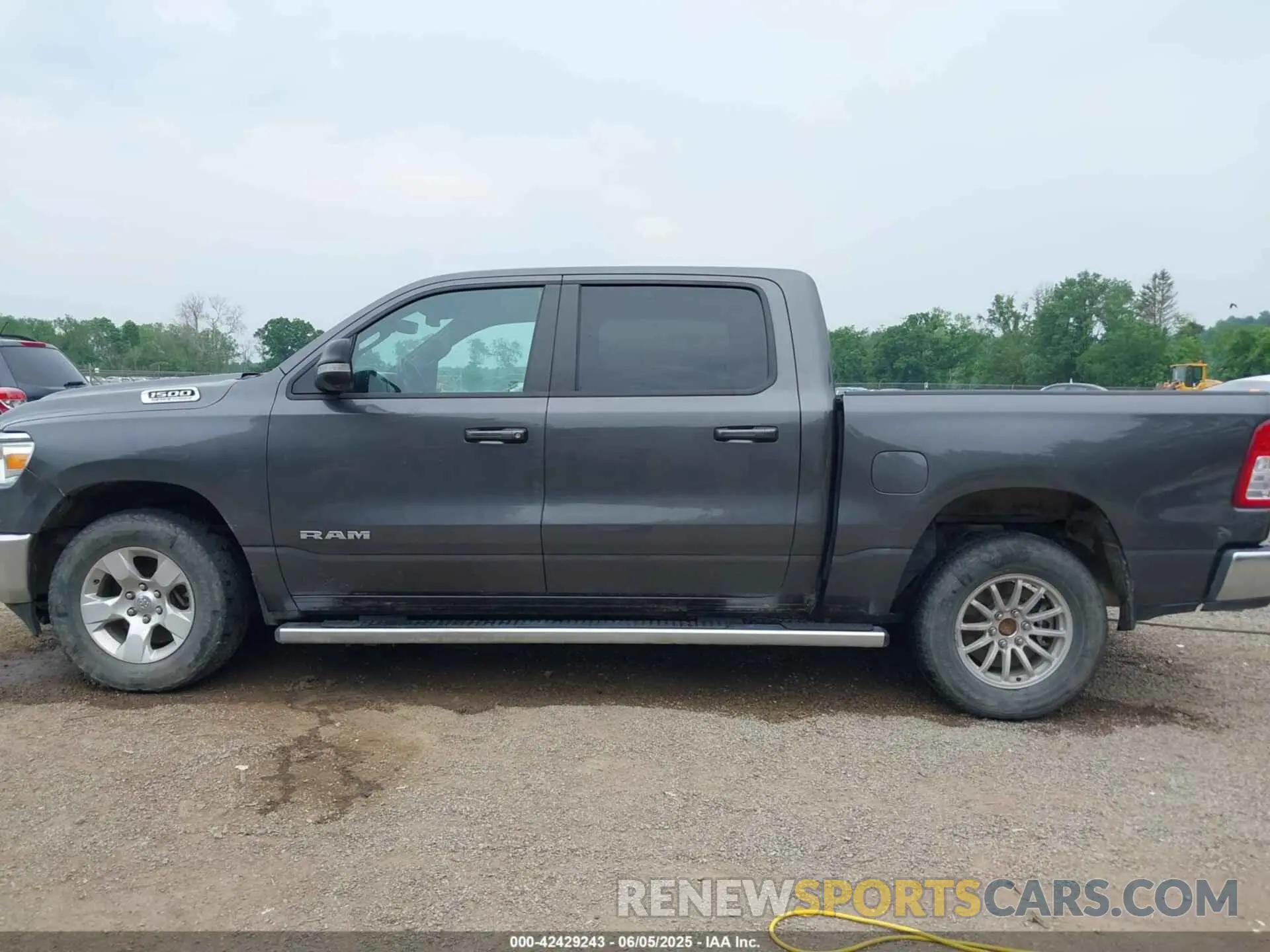 15 Photograph of a damaged car 1C6SRFFT6MN646291 RAM 1500 2021