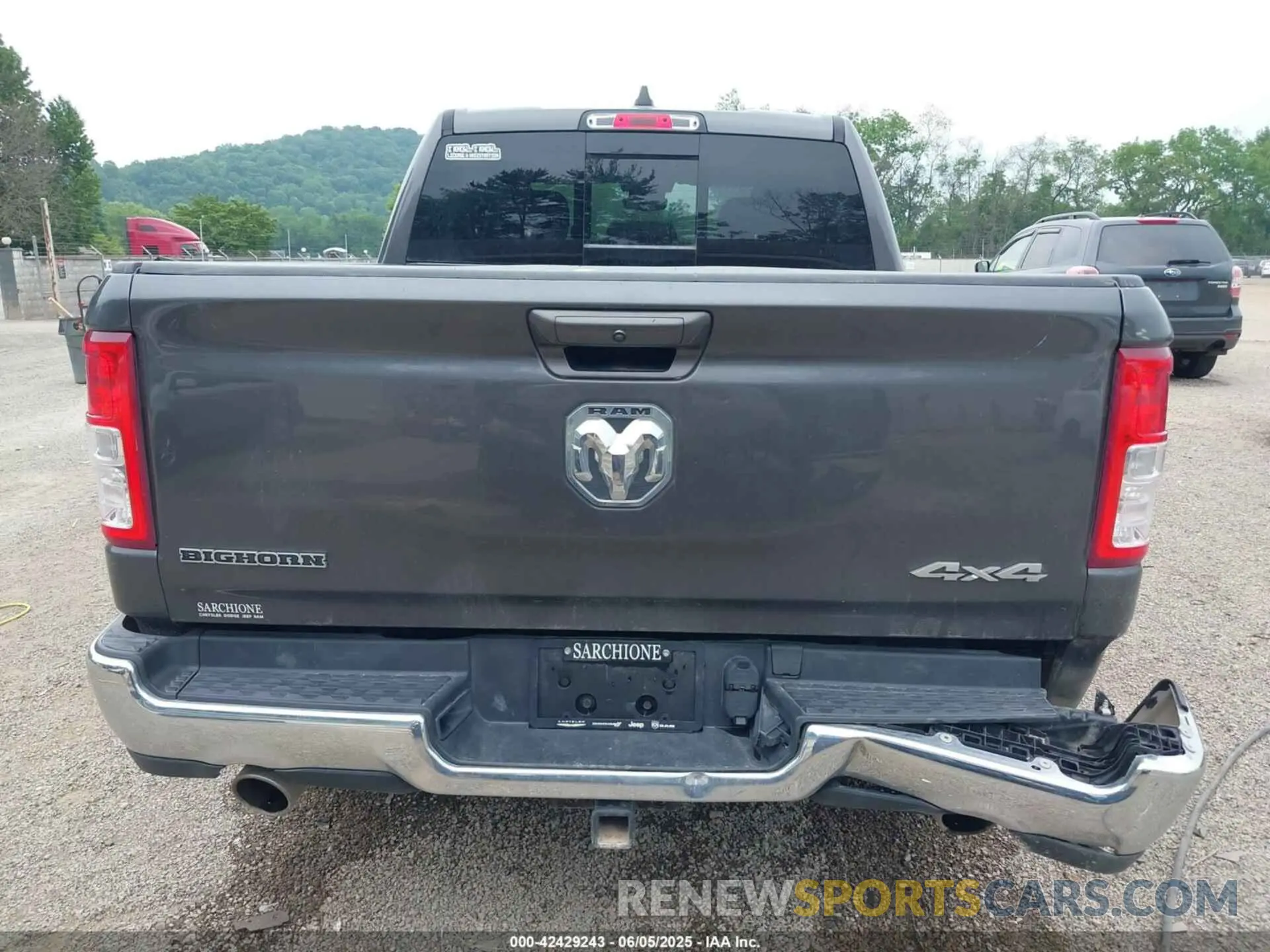 17 Photograph of a damaged car 1C6SRFFT6MN646291 RAM 1500 2021