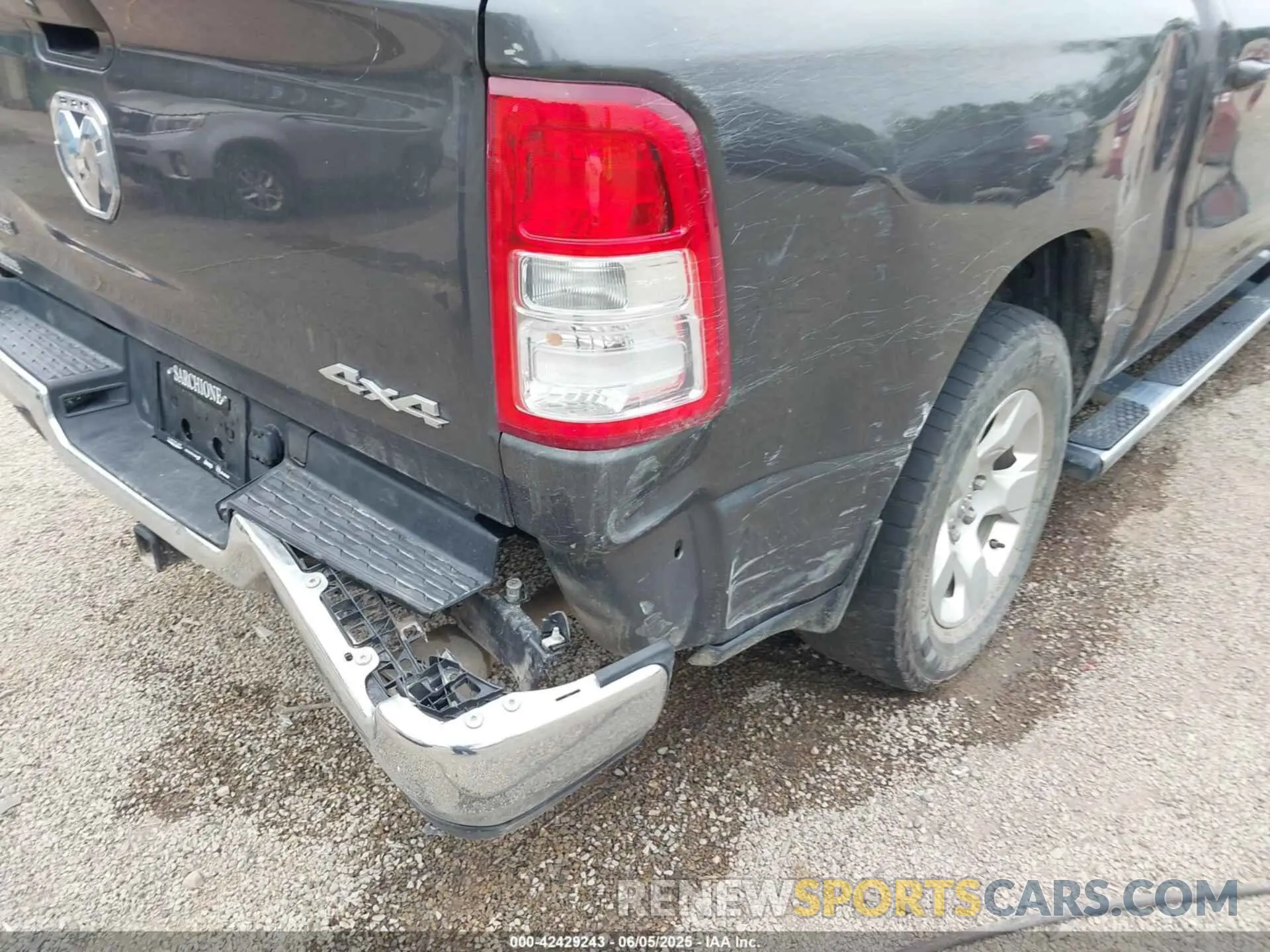 20 Photograph of a damaged car 1C6SRFFT6MN646291 RAM 1500 2021