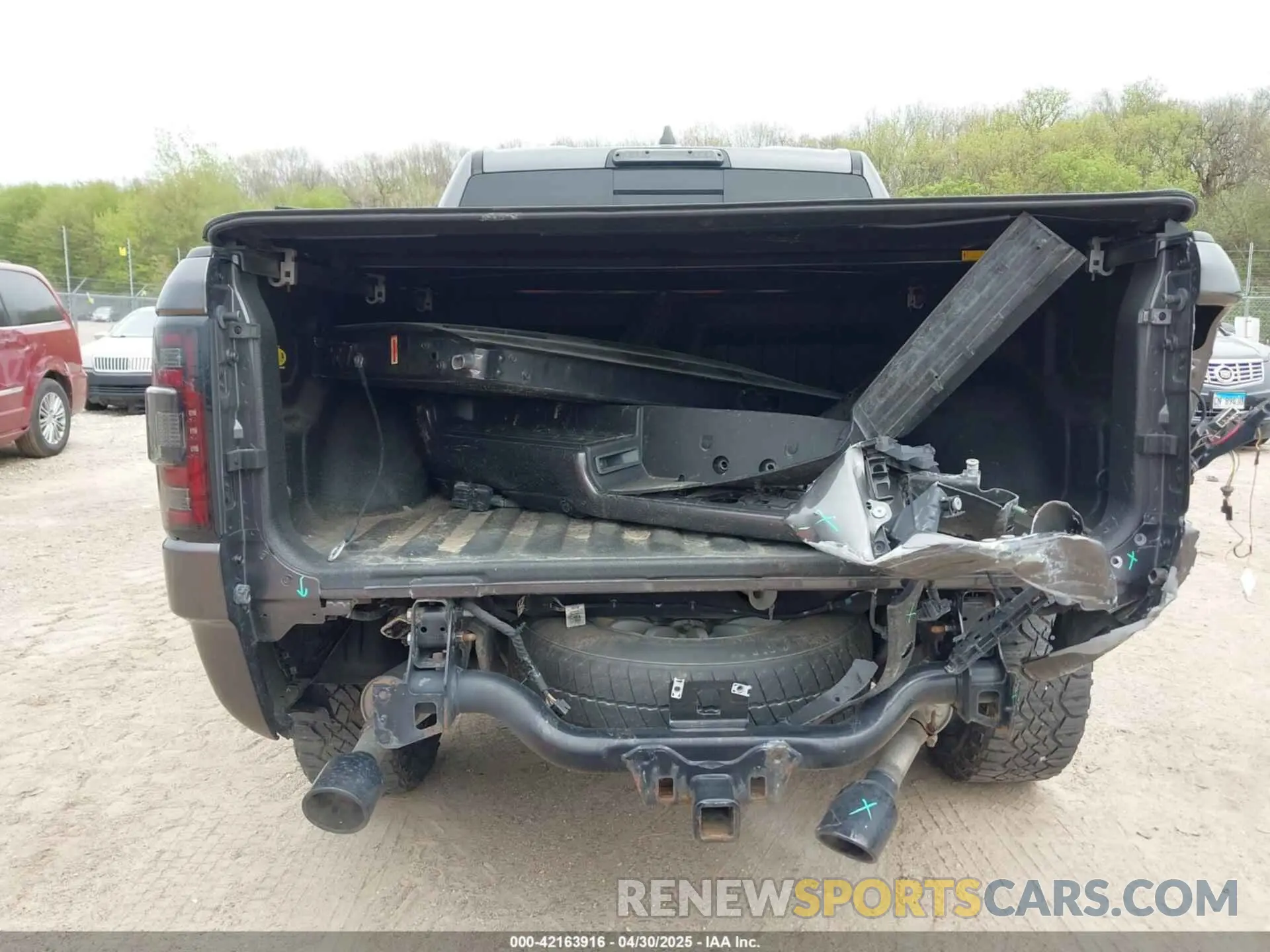 6 Photograph of a damaged car 1C6SRFFT6MN649823 RAM 1500 2021