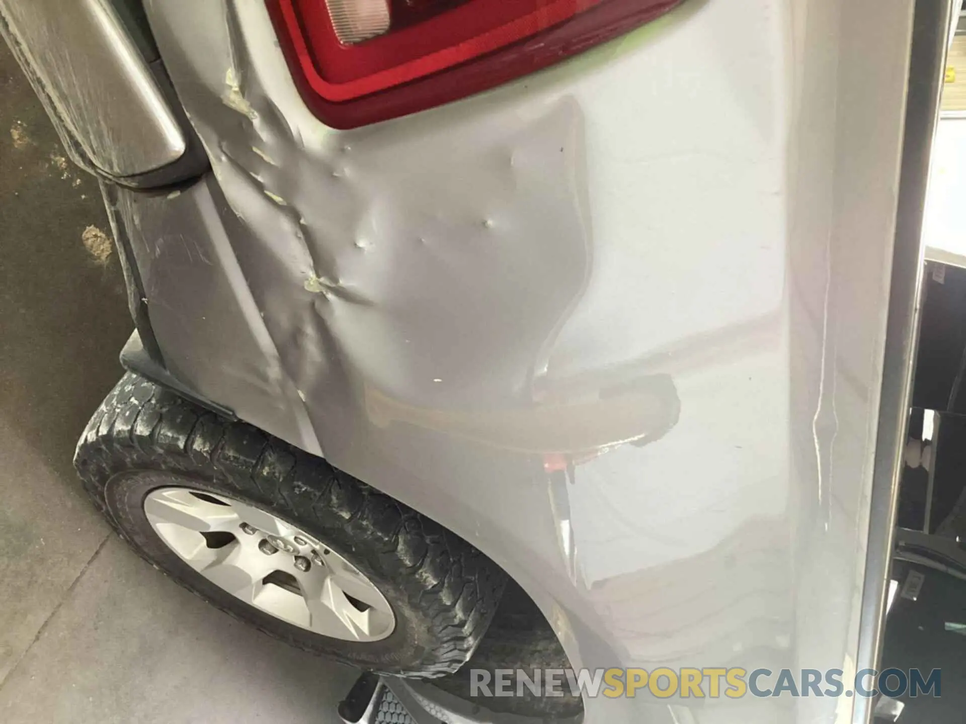 20 Photograph of a damaged car 1C6SRFFT6MN714623 RAM 1500 2021