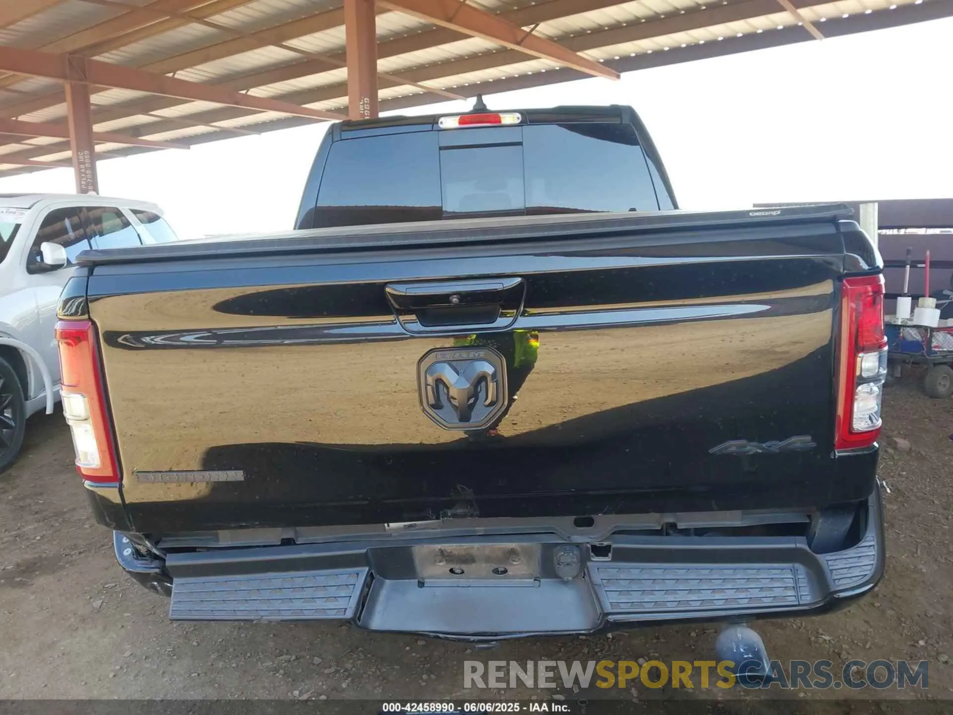 16 Photograph of a damaged car 1C6SRFFT8MN658975 RAM 1500 2021