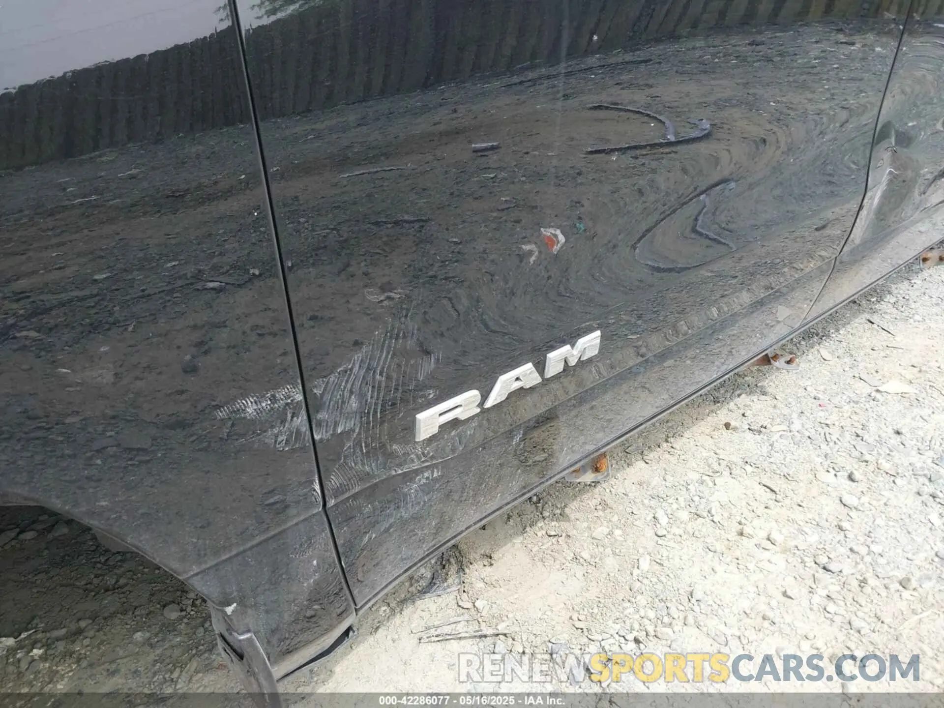 17 Photograph of a damaged car 1C6SRFFT8MN816943 RAM 1500 2021