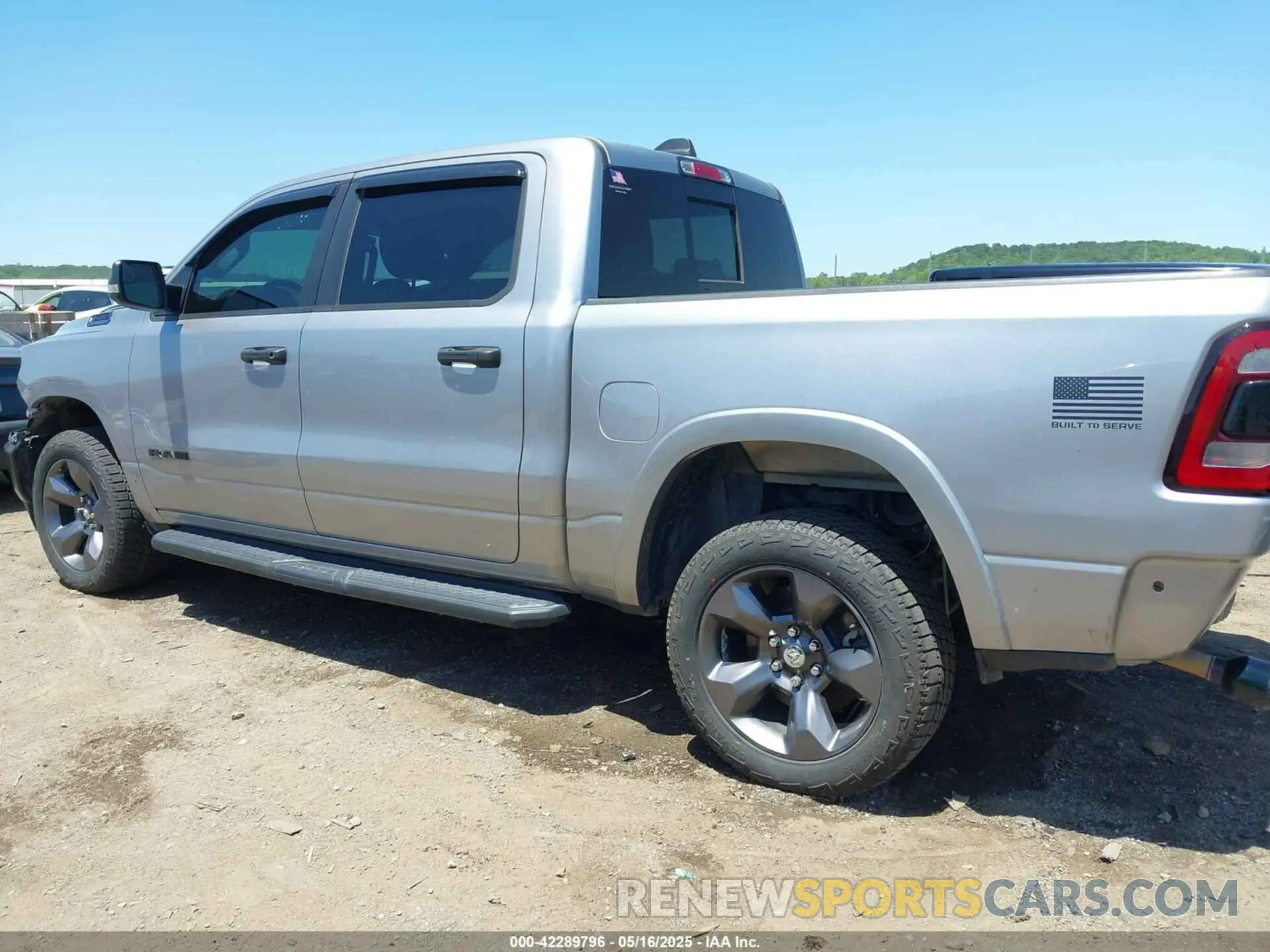 15 Photograph of a damaged car 1C6SRFFT9MN577936 RAM 1500 2021