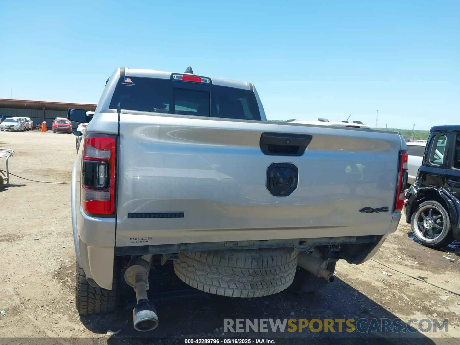 17 Photograph of a damaged car 1C6SRFFT9MN577936 RAM 1500 2021