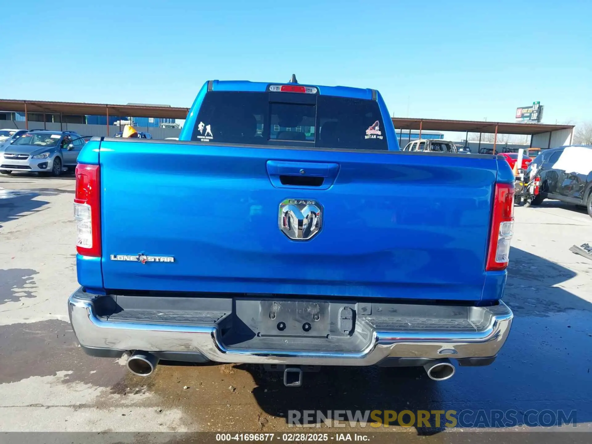 17 Photograph of a damaged car 1C6SRFFT9MN643370 RAM 1500 2021