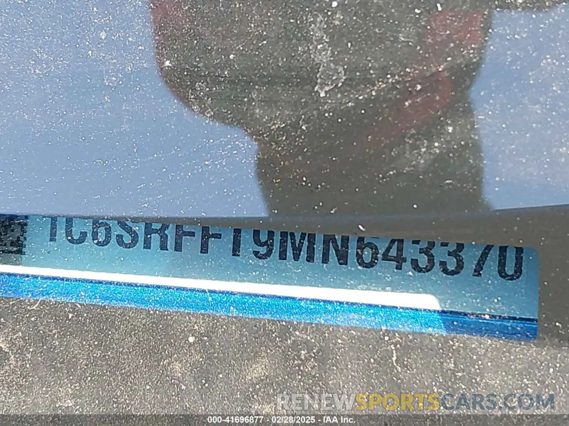 18 Photograph of a damaged car 1C6SRFFT9MN643370 RAM 1500 2021