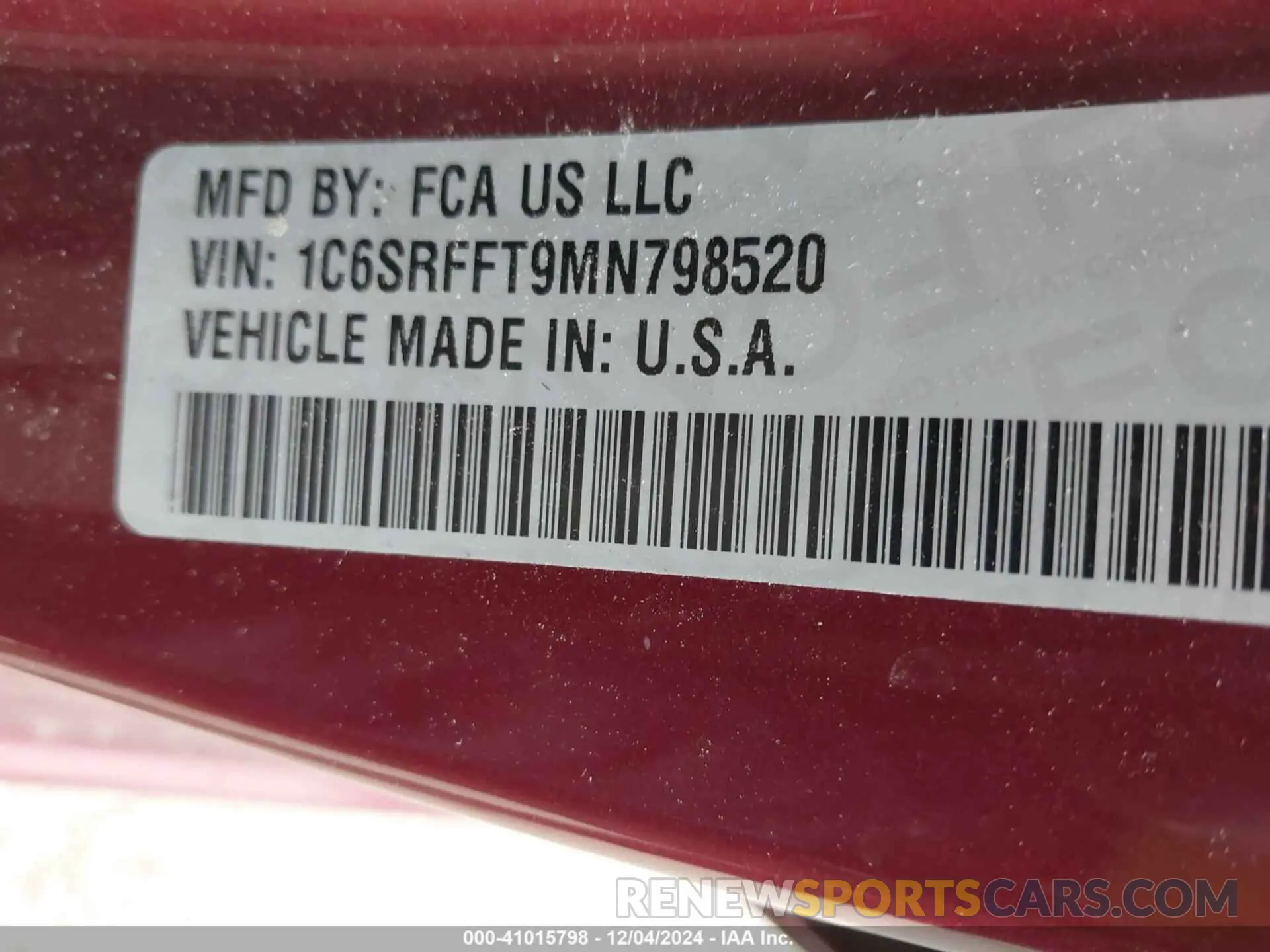 9 Photograph of a damaged car 1C6SRFFT9MN798520 RAM 1500 2021